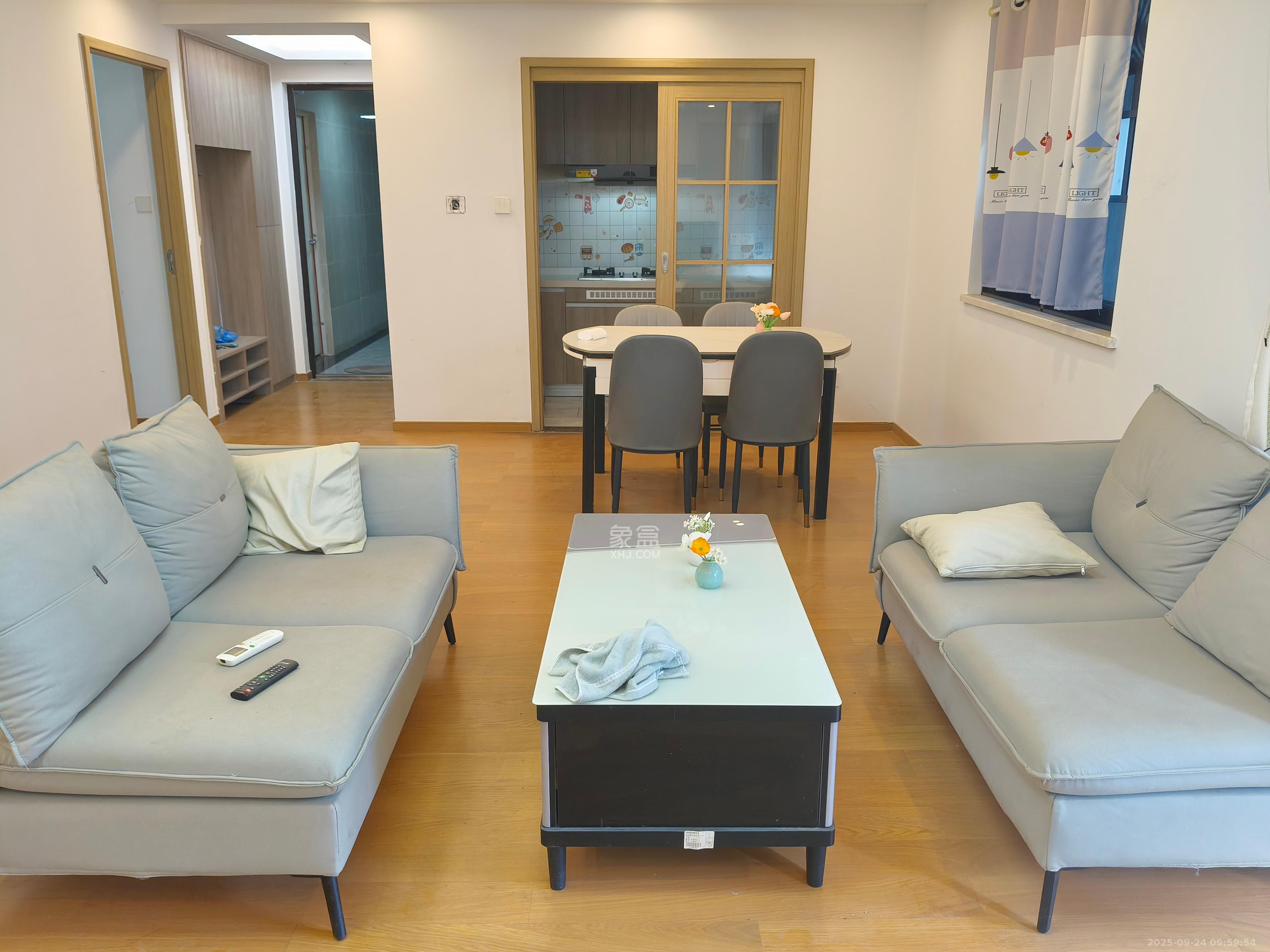 清控湖山雅居南区  4室2厅2卫    3000.0元/月 清控湖山雅居南区  4室2厅2卫    3000.0元/月