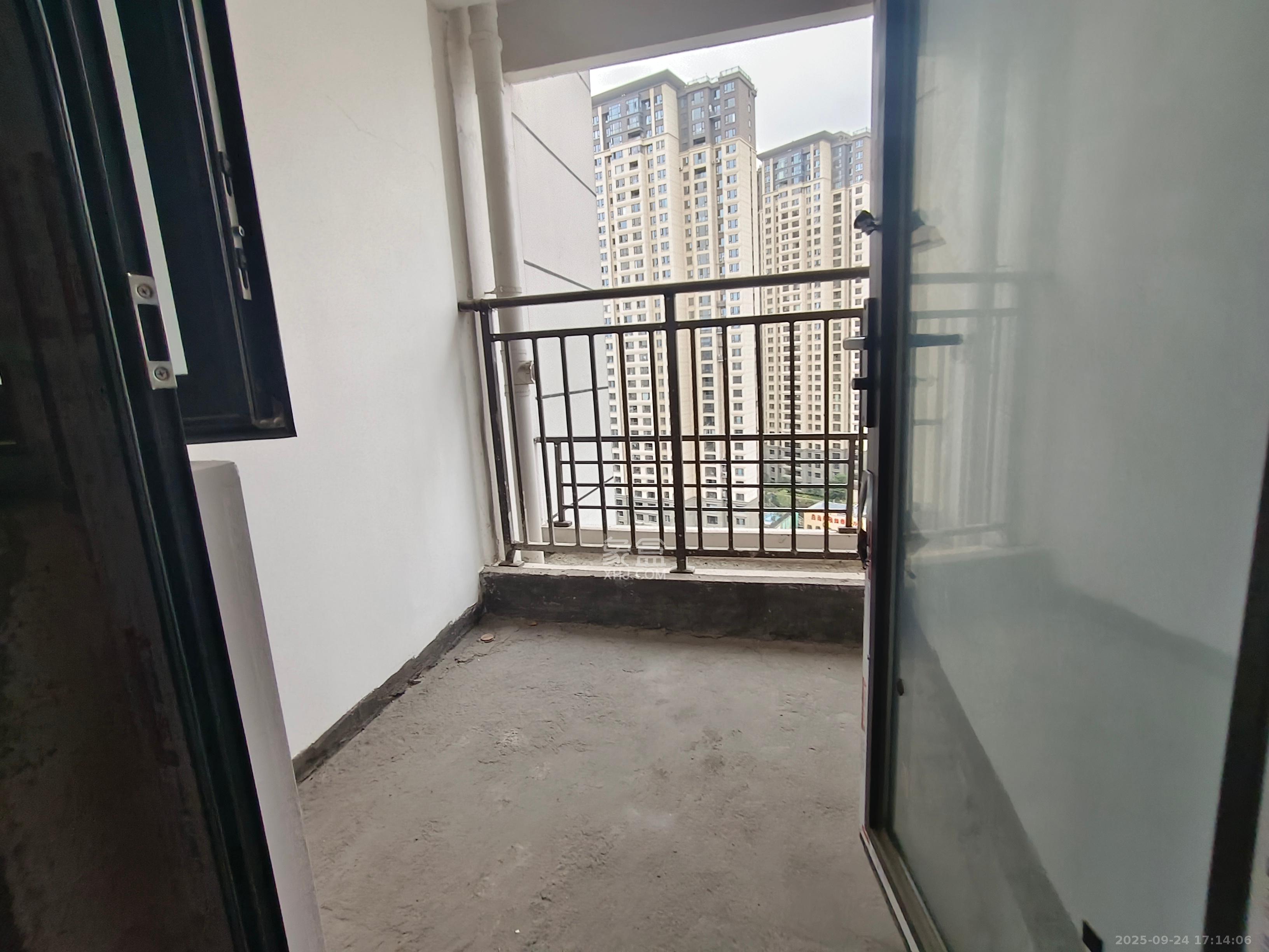 润和翰文府  4室2厅1卫    1200.0元/月室内图