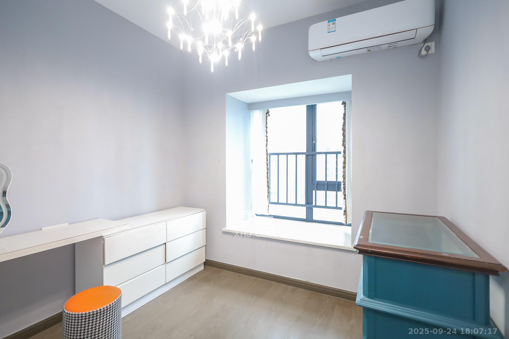 滨江府1913 4室2厅2卫 228.0万 滨江府1913 4室2厅2卫 228.0万卧室