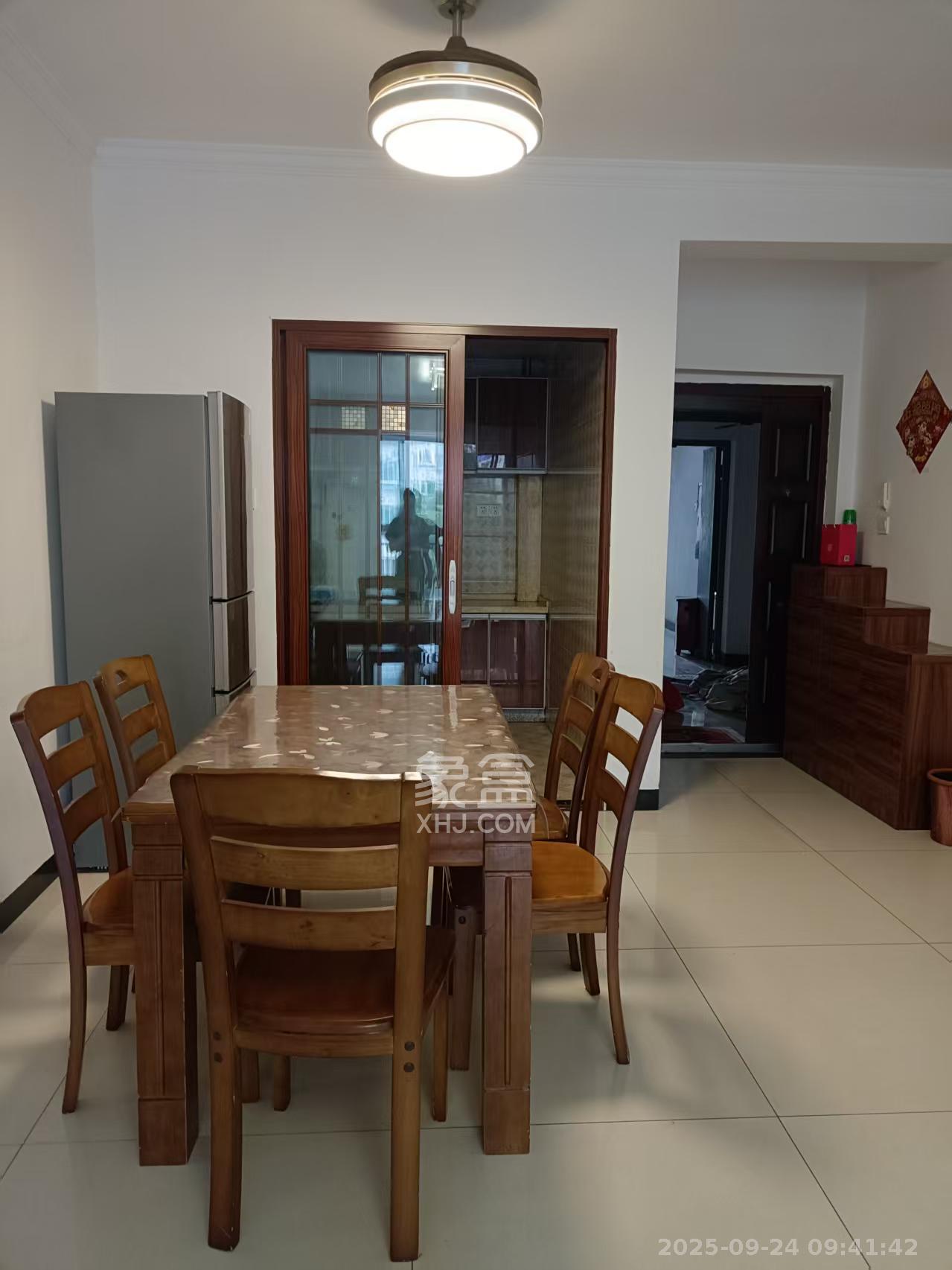 荣升家园（湘江熙岸）  2室2厅1卫    2400.0元/月室内图