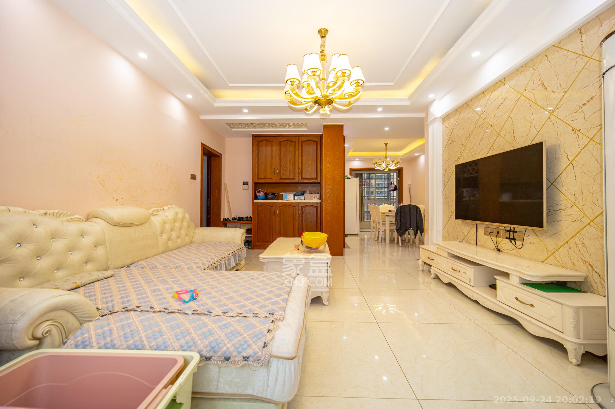 时代星空 3室2厅2卫 81.0万 时代星空 3室2厅2卫 81.0万客厅