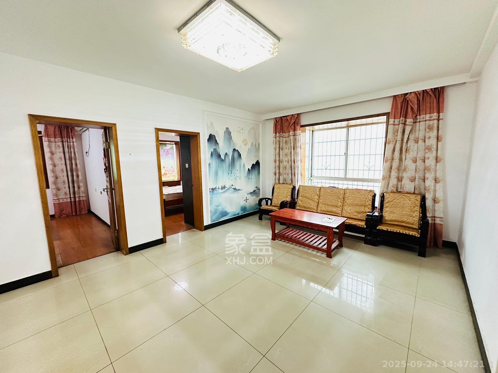 中南汽车世界 3室2厅1卫 1200.0元/月 中南汽车世界 3室2厅1卫 1200.0元/月室内图