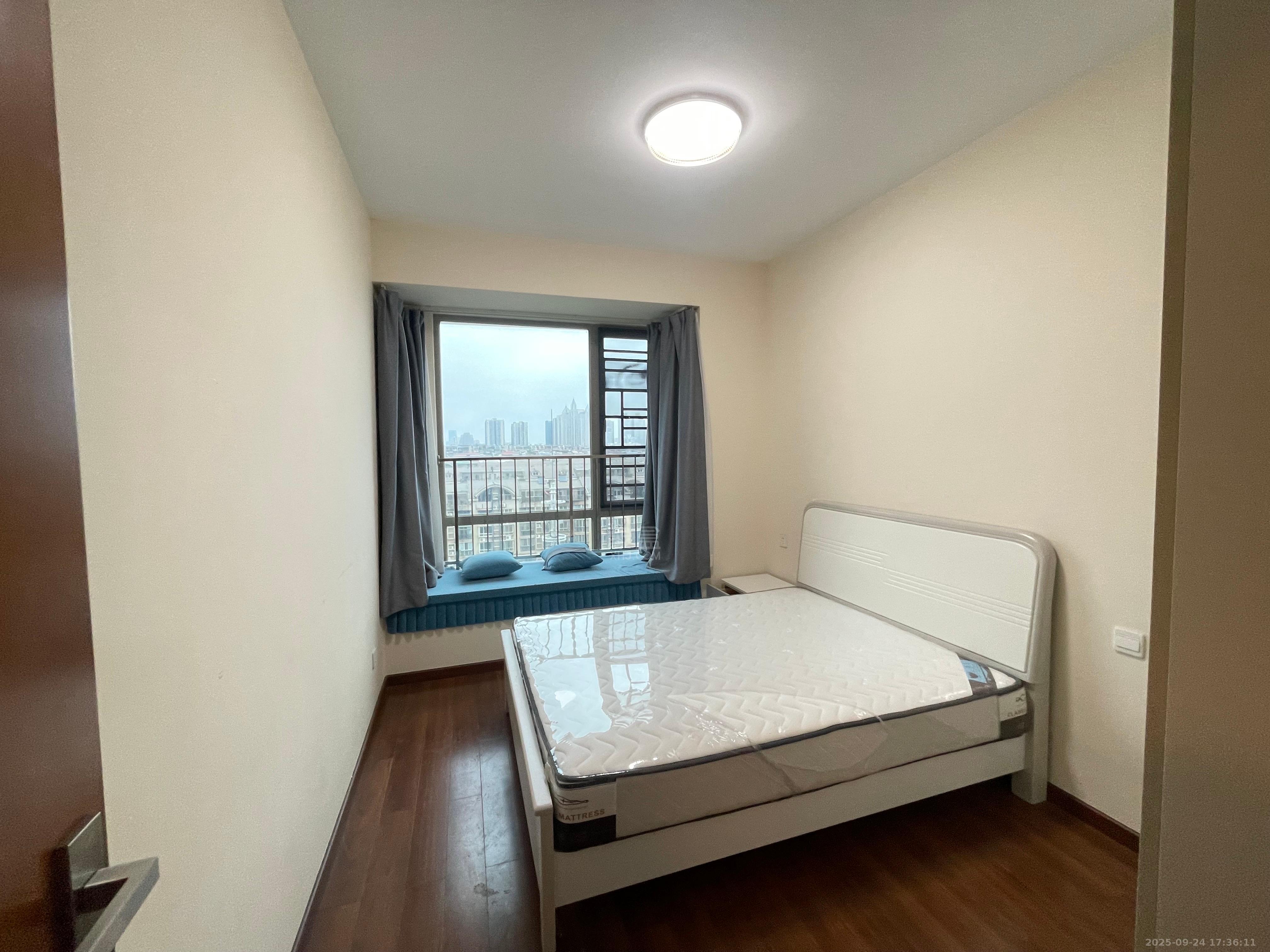 晋合湘水湾三期  3室2厅2卫    3000.0元/月 晋合湘水湾三期  3室2厅2卫    3000.0元/月室内图