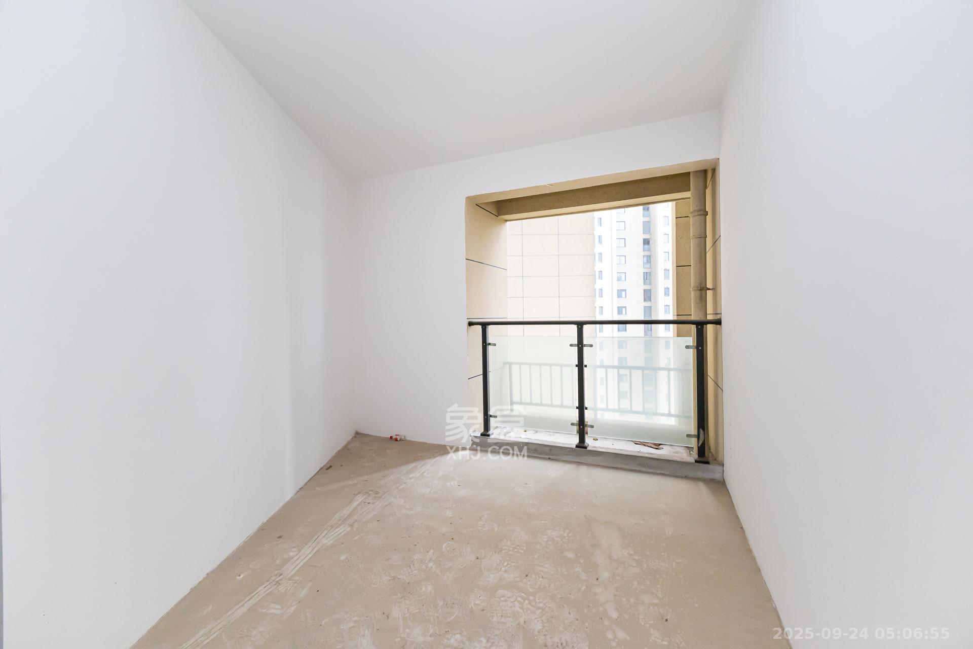 明发阅江悦府 5室2厅2卫 99.8万 明发阅江悦府 5室2厅2卫 99.8万卧室