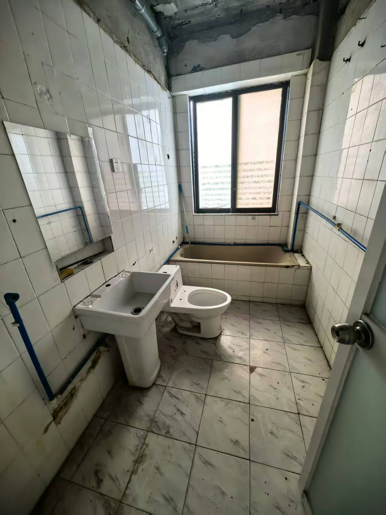 怡昌花园 3室2厅1卫 1300.0元/月 怡昌花园 3室2厅1卫 1300.0元/月室内图