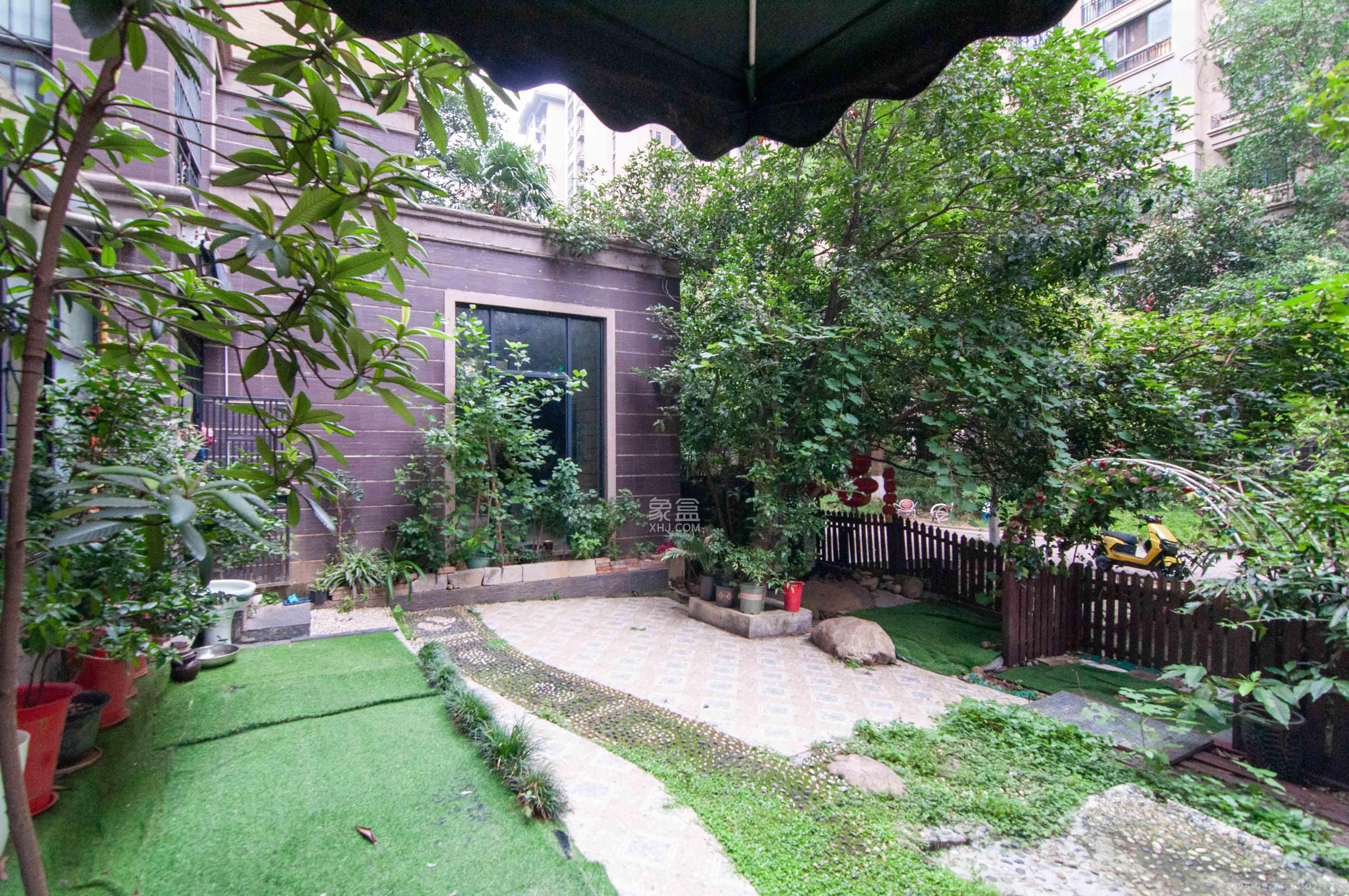 沁园春御院 3室2厅2卫 165.0万 沁园春御院 3室2厅2卫 165.0万其他