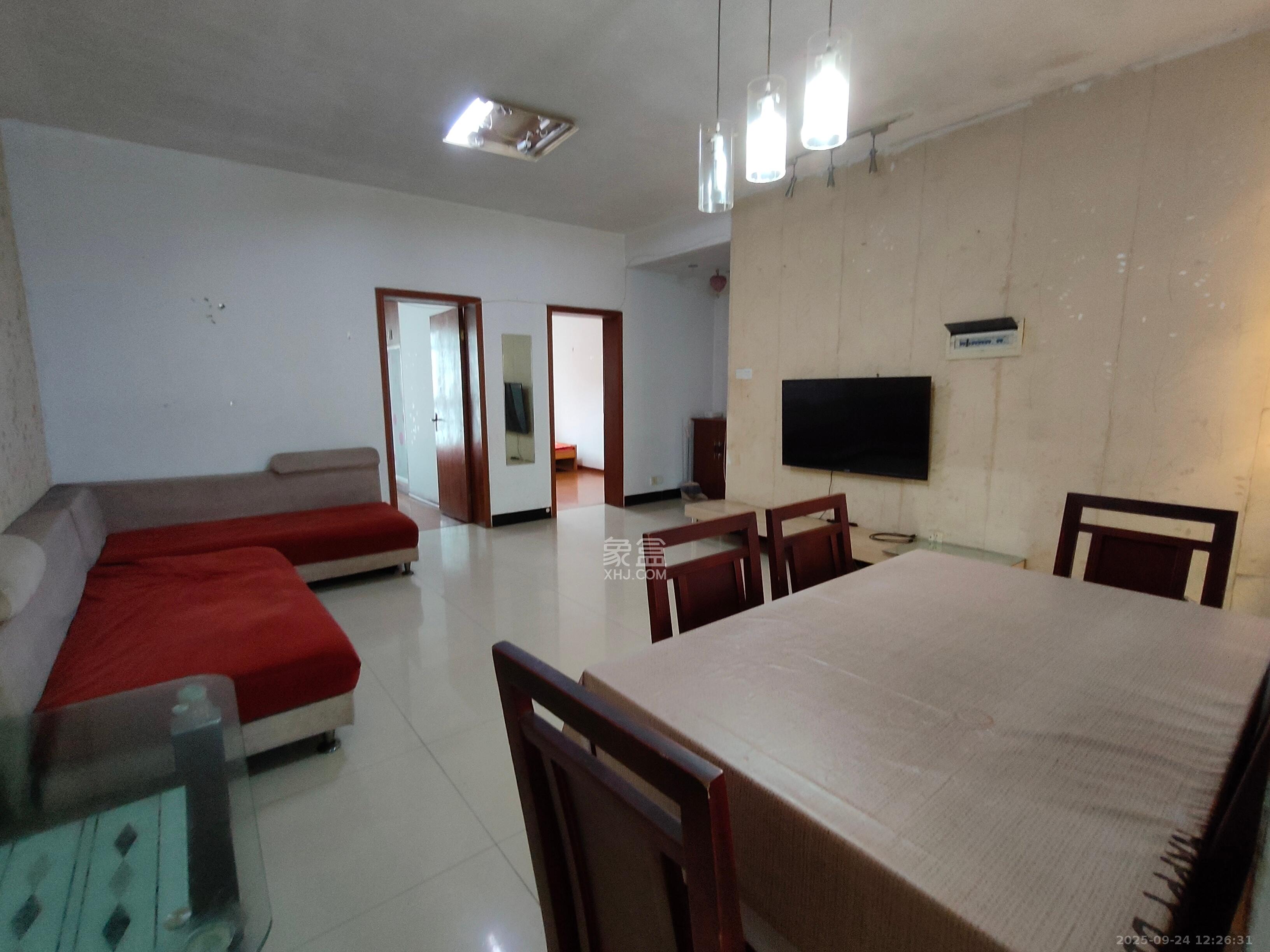 湘绣城  2室2厅2卫    1300.0元/月室内图