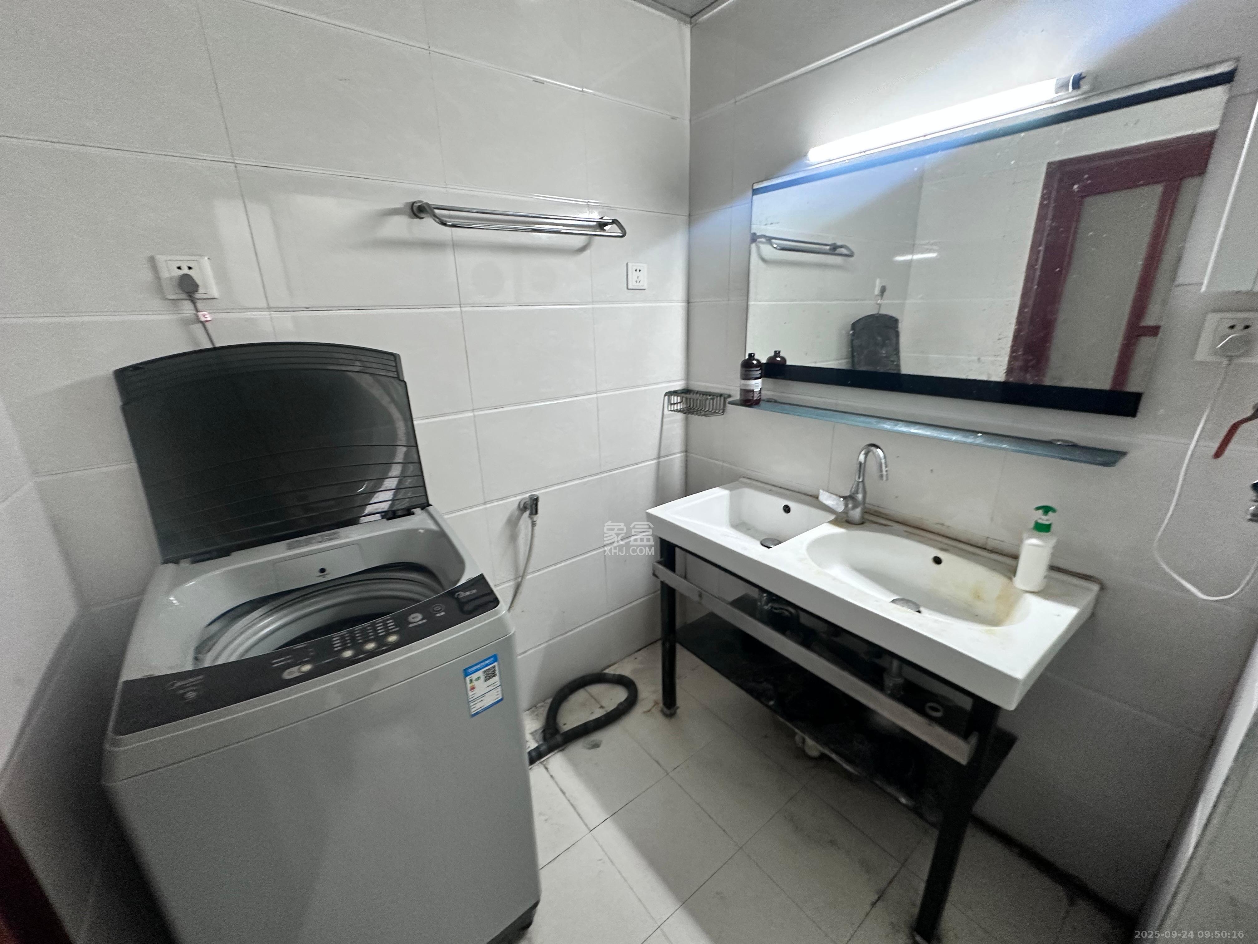 中联科技园 3室2厅2卫 2250.0元/月 中联科技园 3室2厅2卫 2250.0元/月室内图