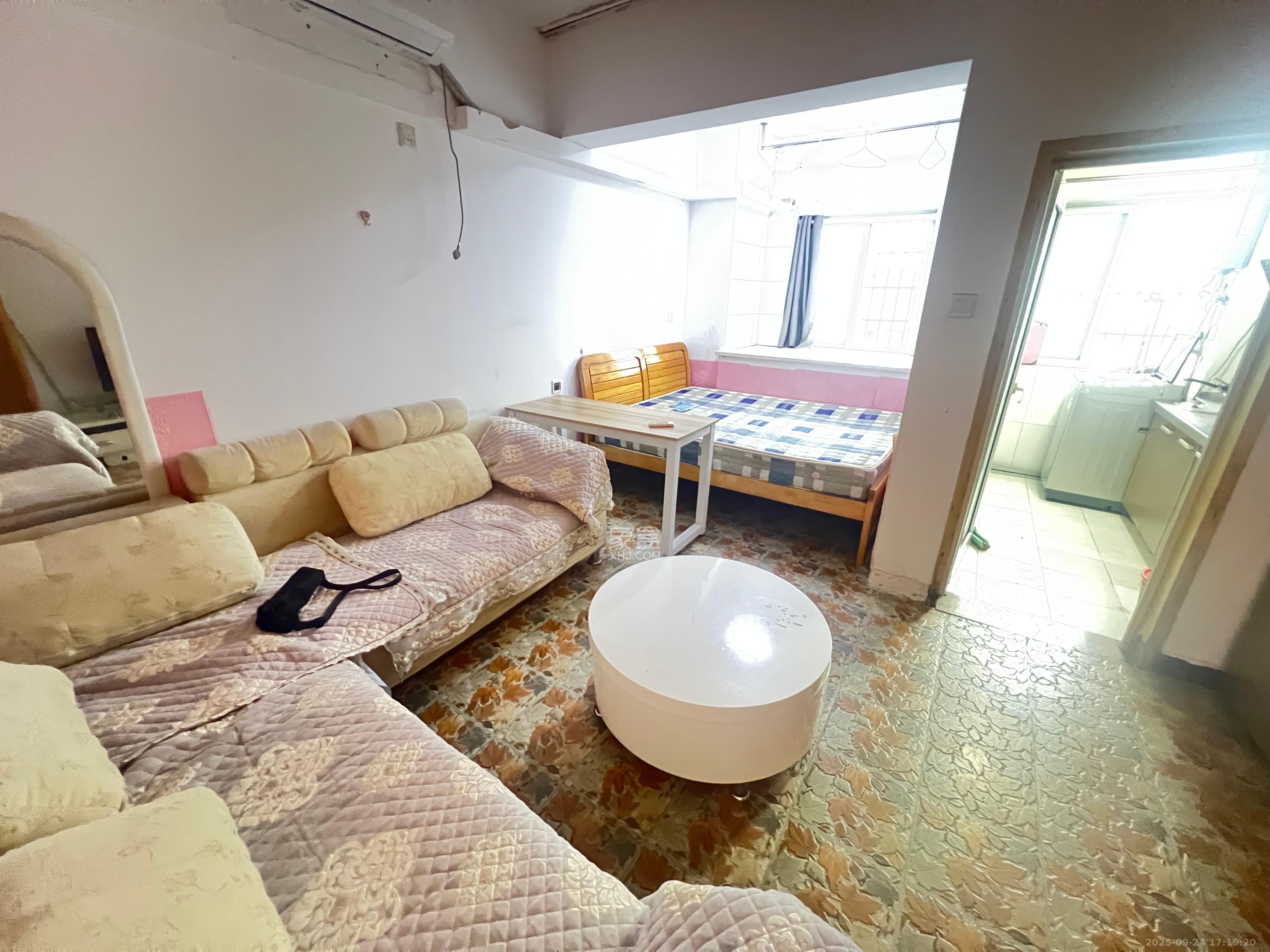 谋房博客(博客天街)  1室1厅1卫    1400.0元/月室内图