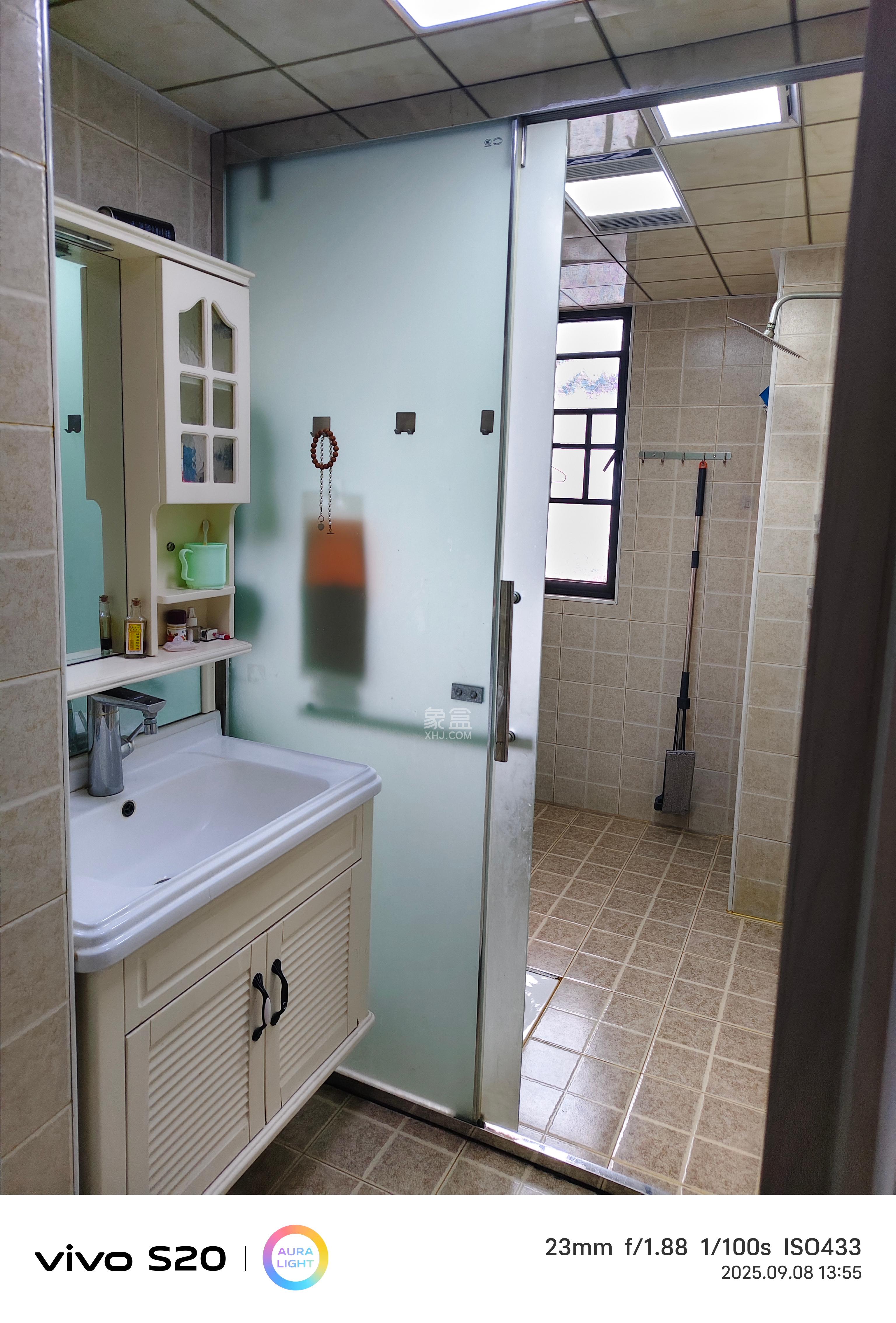 东业上城嘉苑(晟悦国际) 4室2厅2卫 2600.0元/月 东业上城嘉苑(晟悦国际) 4室2厅2卫 2600.0元/月室内图