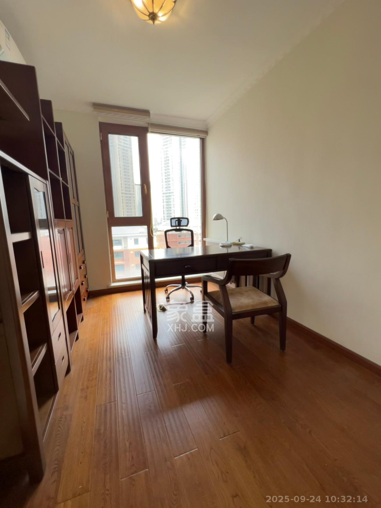 世茂外滩里(世茂铂翠湾三期) 3室2厅2卫 3400.0元/月 世茂外滩里(世茂铂翠湾三期) 3室2厅2卫 3400.0元/月室内图