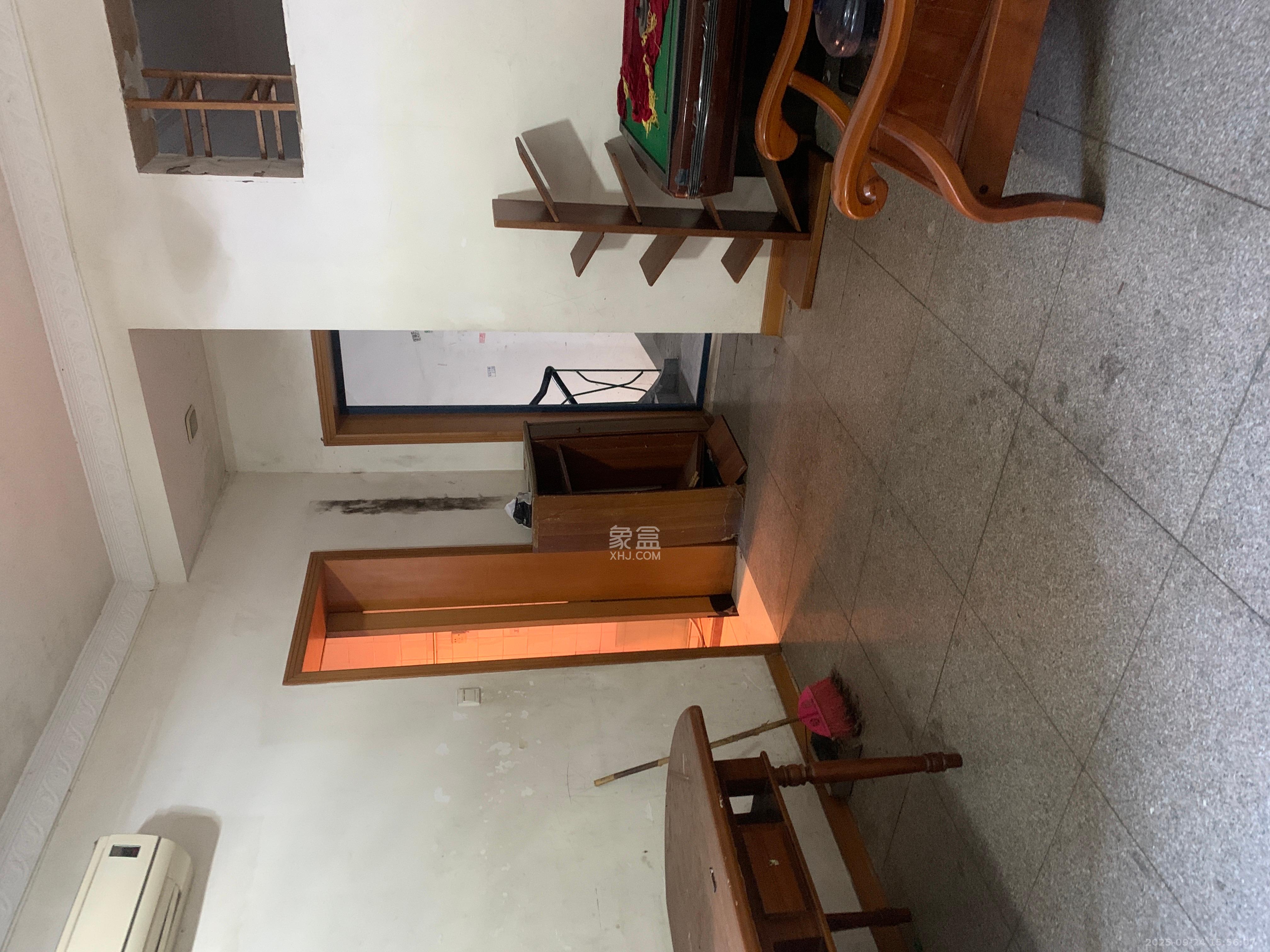 新华园 3室1厅1卫 1200.0元/月 新华园 3室1厅1卫 1200.0元/月室内图