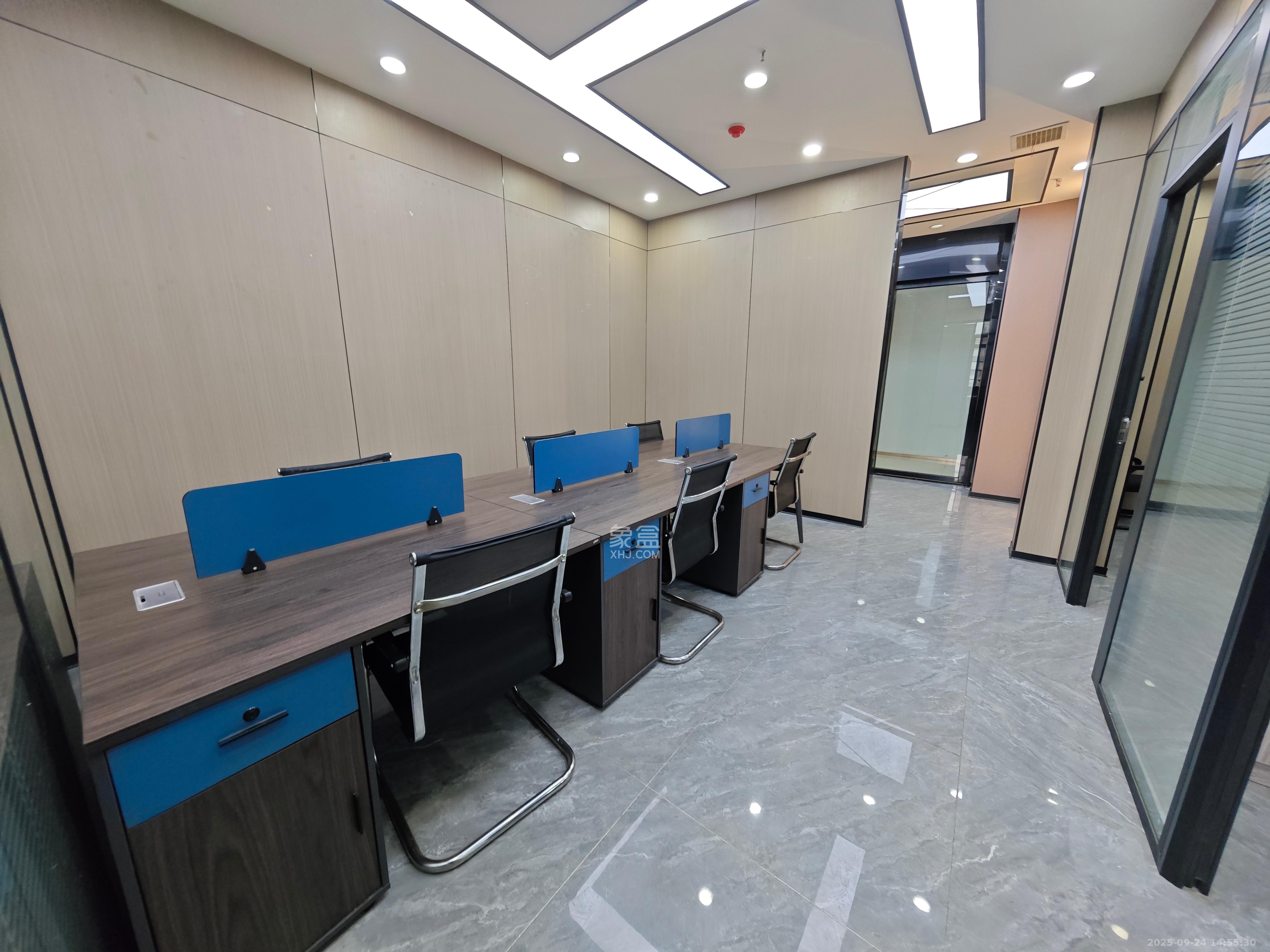 华润置地广场二期 1室1厅1卫 5800.0元/月 华润置地广场二期 1室1厅1卫 5800.0元/月室内图