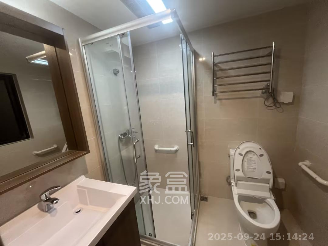 保利香槟国际  3室2厅2卫    2400.0元/月室内图