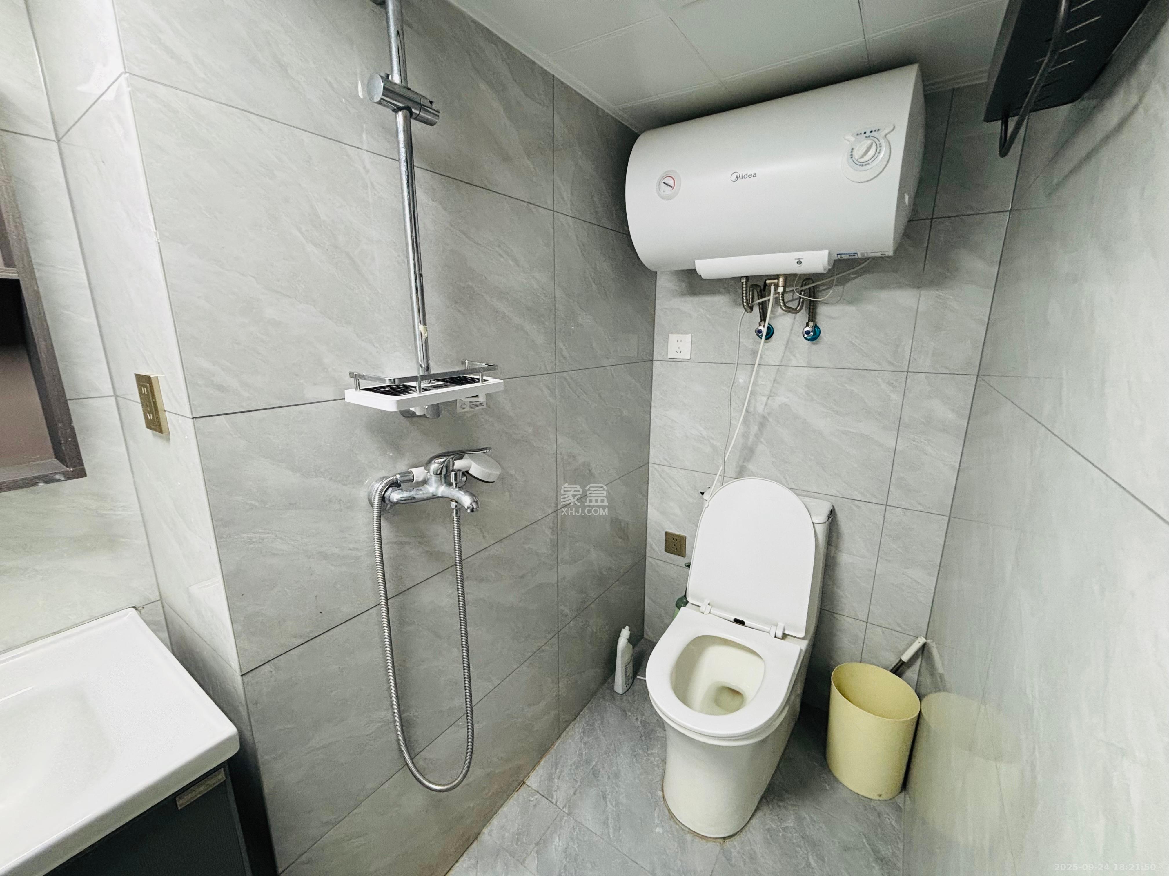 福晟翡翠湾 2室1厅1卫 1800.0元/月 福晟翡翠湾 2室1厅1卫 1800.0元/月室内图