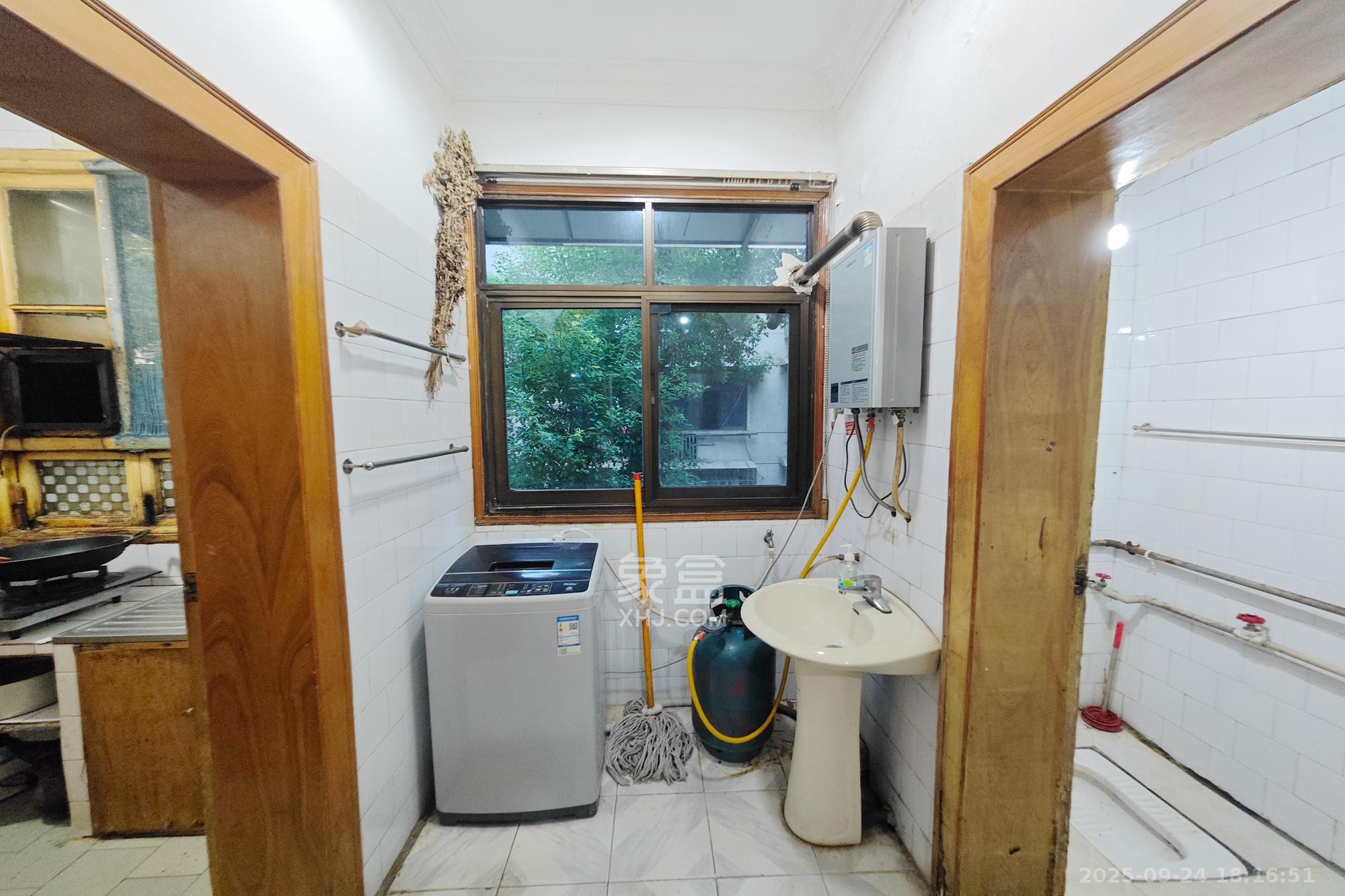 长重机械厂宿舍  2室2厅1卫    37.5万 长重机械厂宿舍  2室2厅1卫    37.5万其他