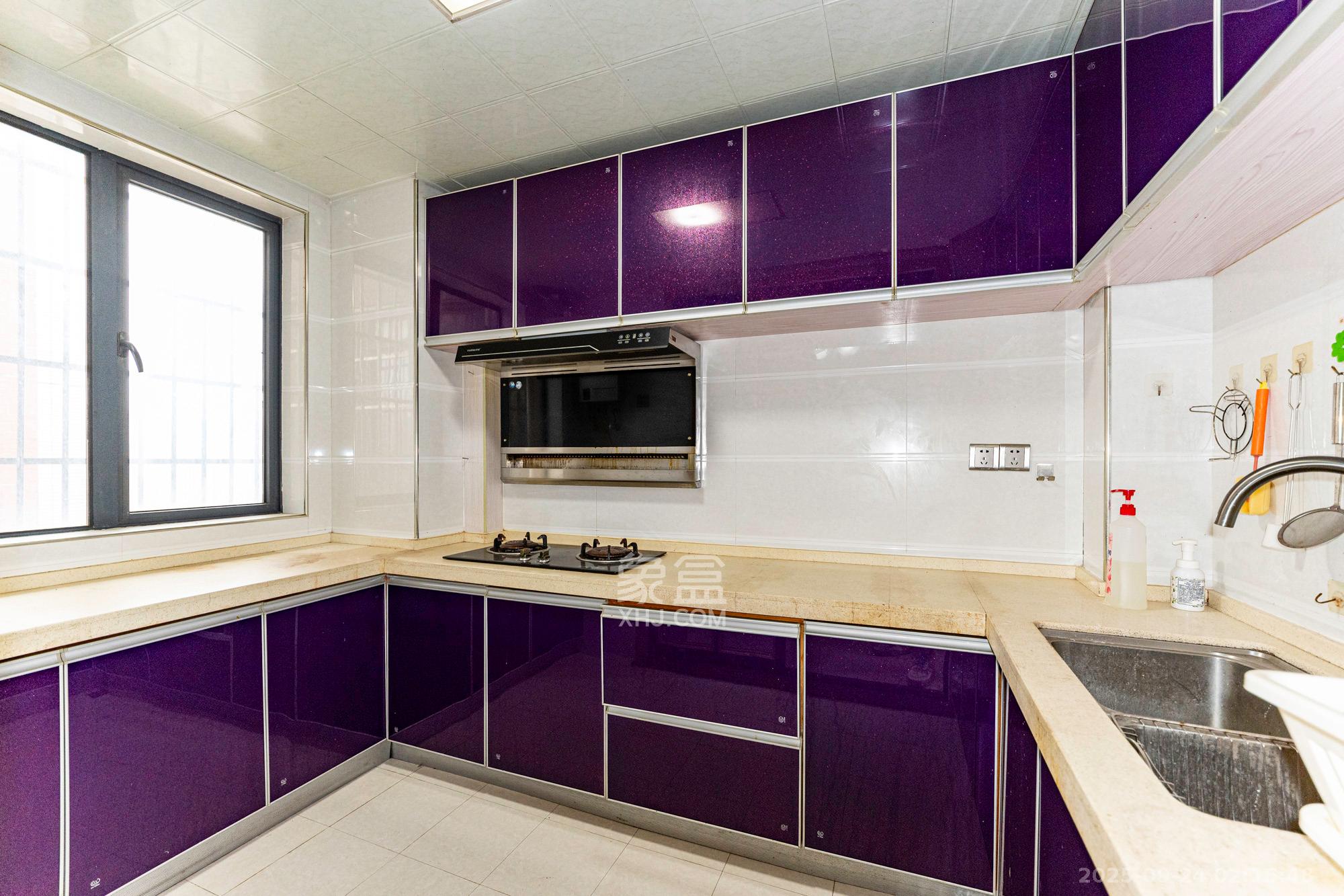 盛地尊域 3室2厅2卫 78.0万 盛地尊域 3室2厅2卫 78.0万厨房