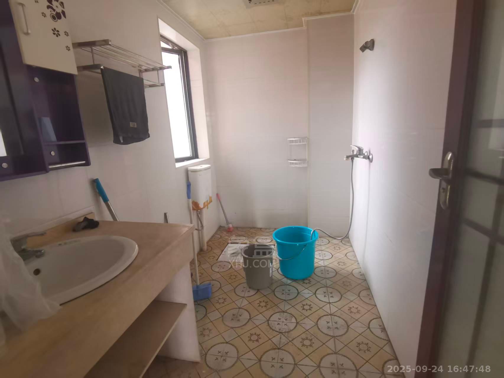 庐山春天早安华晨  2室1厅1卫    1700.0元/月室内图