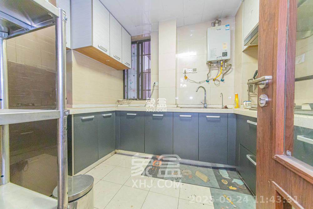 绿地公馆(绿地名邸) 2室2厅1卫 1500.0元/月 绿地公馆(绿地名邸) 2室2厅1卫 1500.0元/月室内图