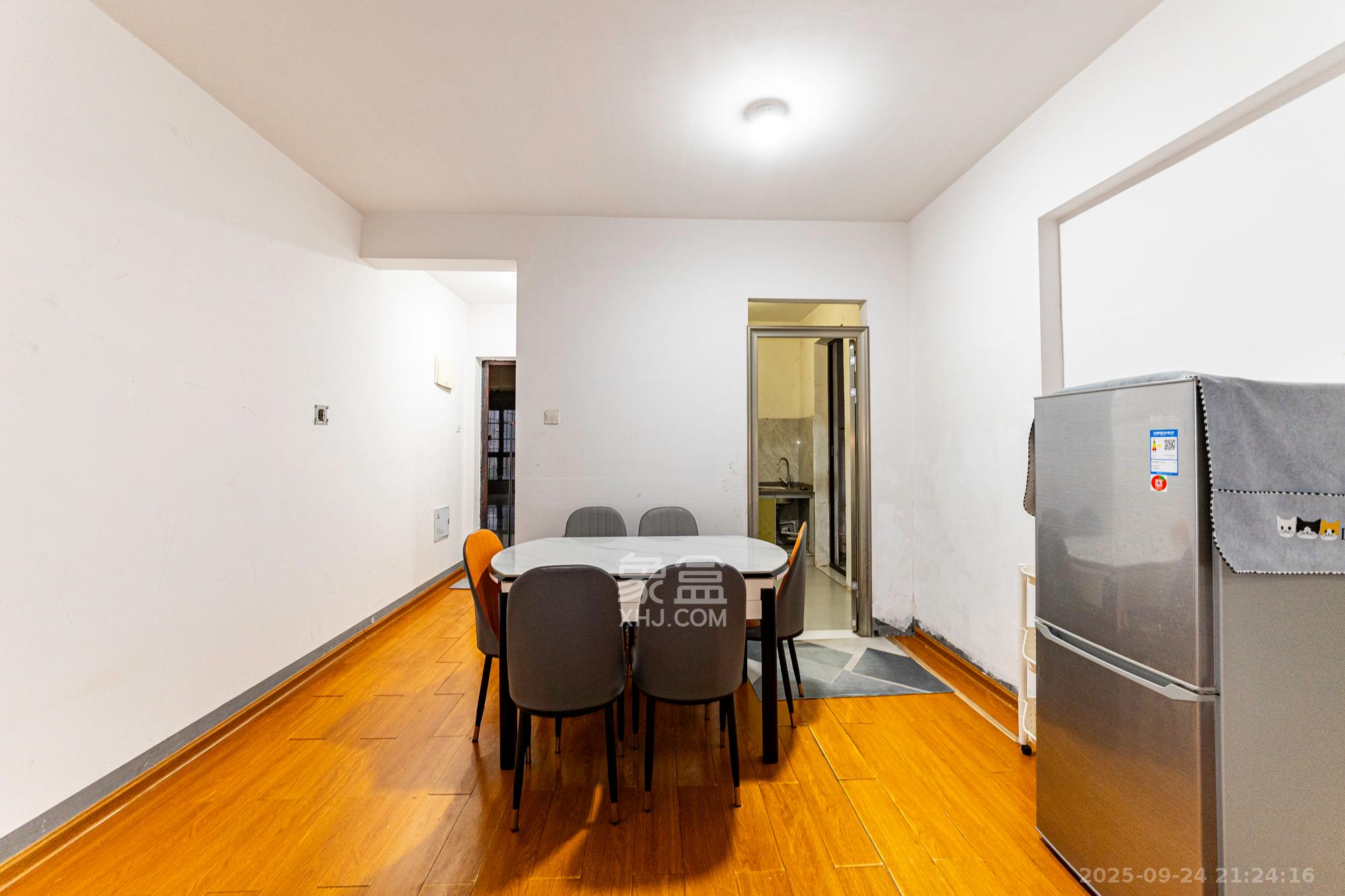 华润凤凰城三期 3室2厅1卫 75.0万 华润凤凰城三期 3室2厅1卫 75.0万客厅