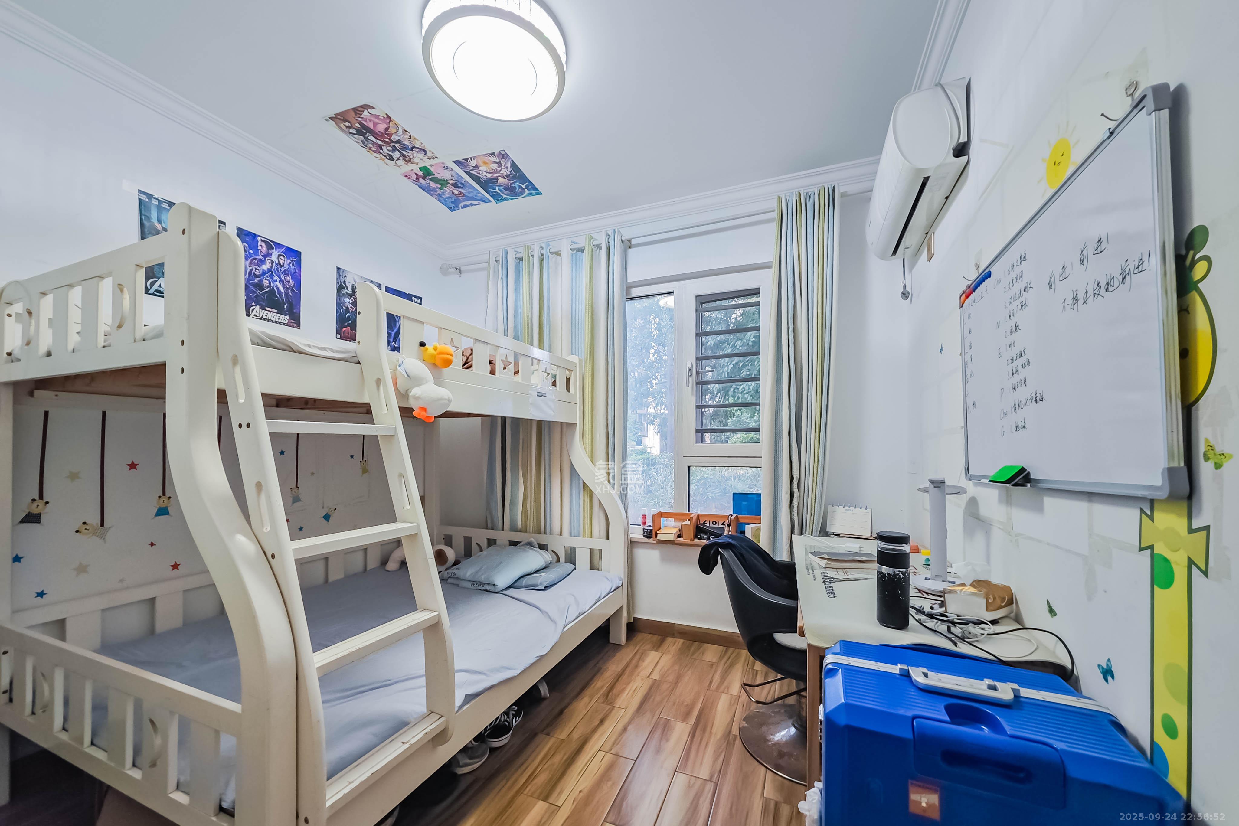 绿地之窗  4室2厅2卫    122.0万卧室