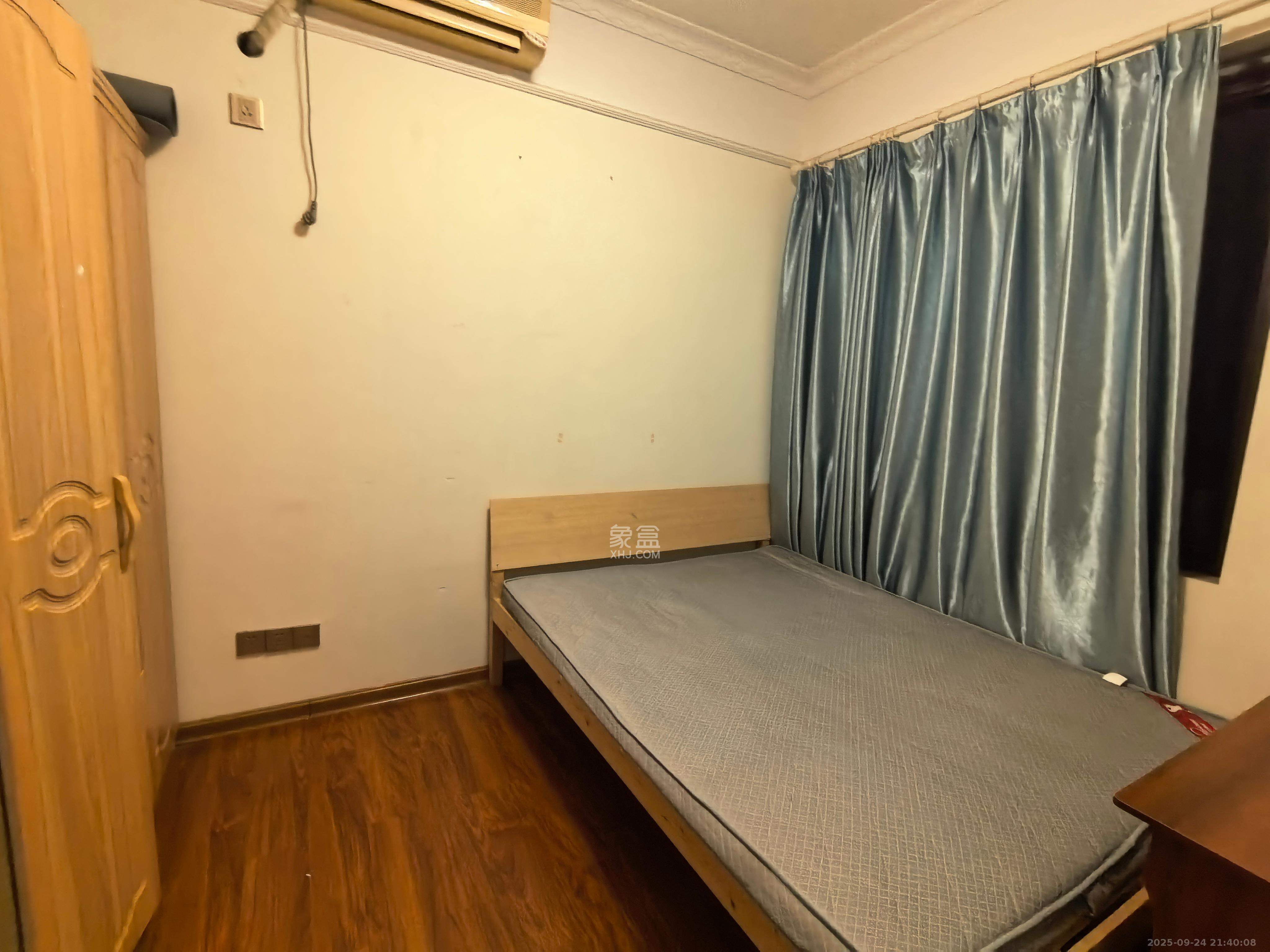 湘诚德峰小区A区 3室2厅1卫 1900.0元/月 湘诚德峰小区A区 3室2厅1卫 1900.0元/月室内图