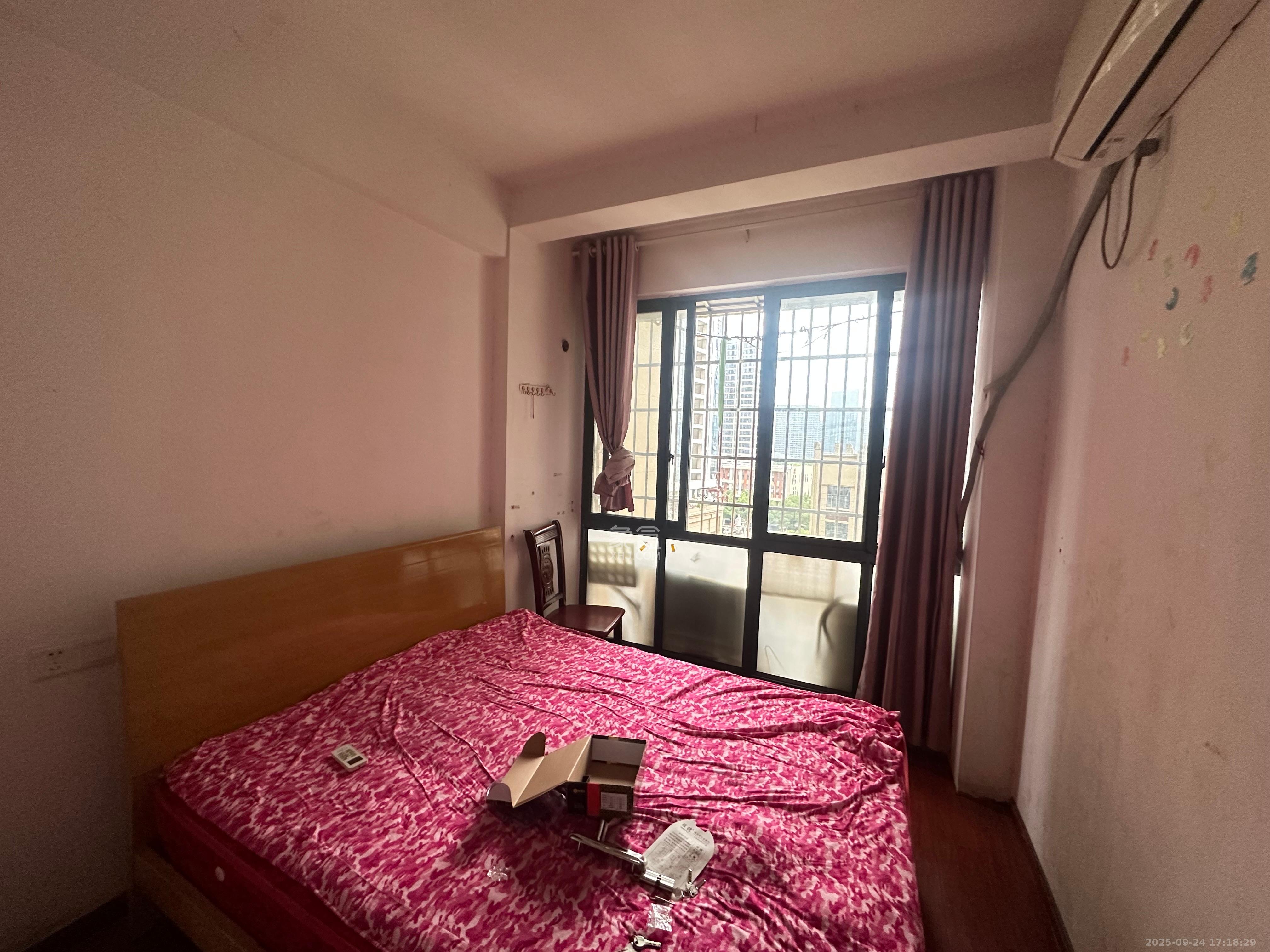 嘉顺苑 3室1厅1卫 2400.0元/月 嘉顺苑 3室1厅1卫 2400.0元/月室内图