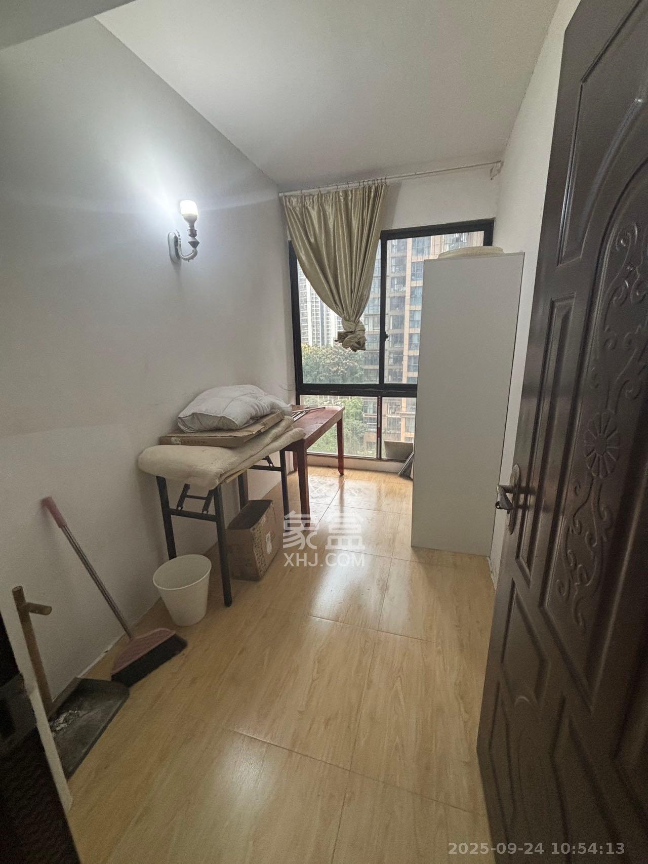 湘腾琴岛  3室2厅1卫    2500.0元/月室内图