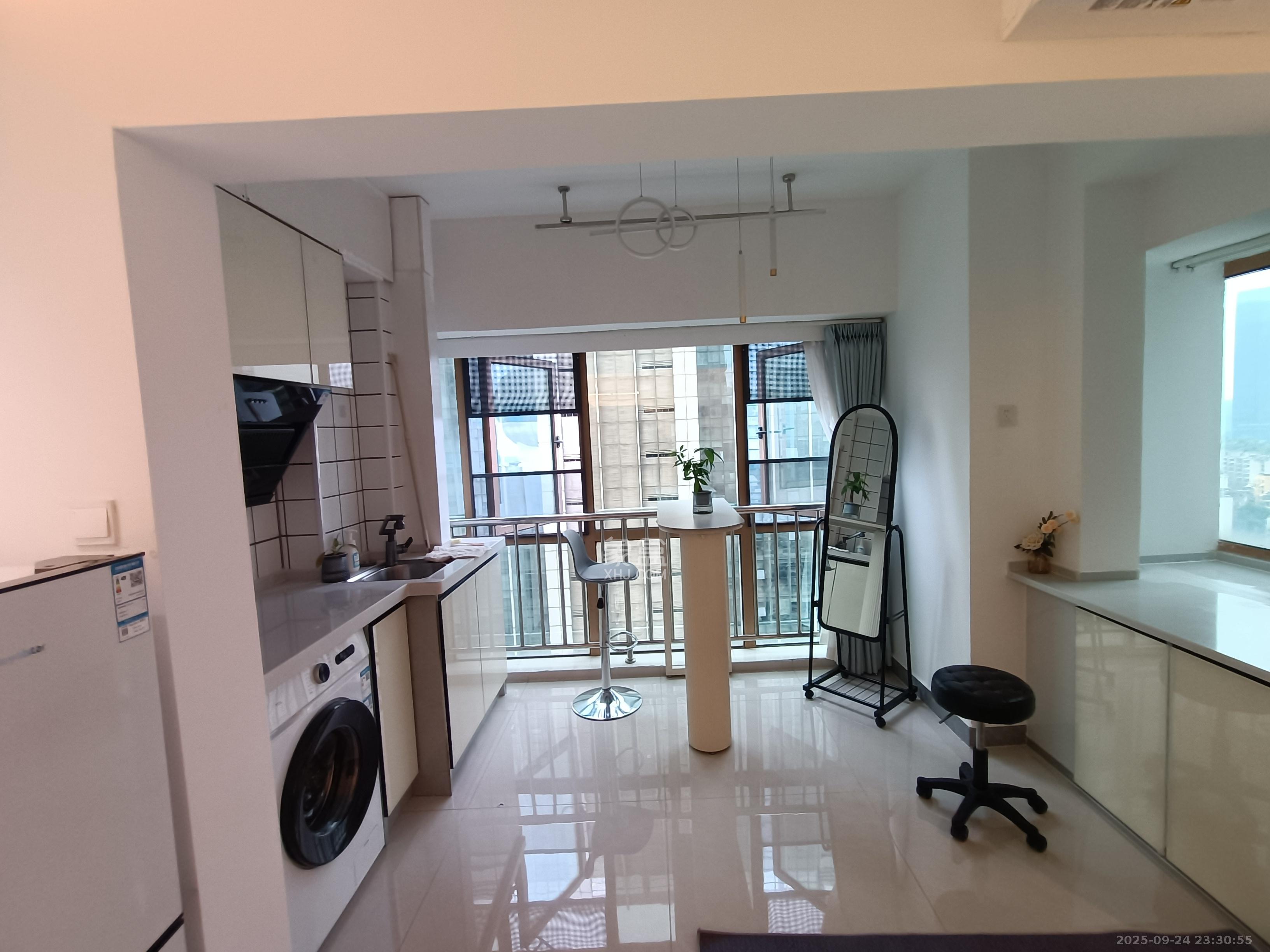 嘉盛国际广场 1室1厅0卫 2200.00元/月 嘉盛国际广场 1室1厅0卫 2200.00元/月室内图