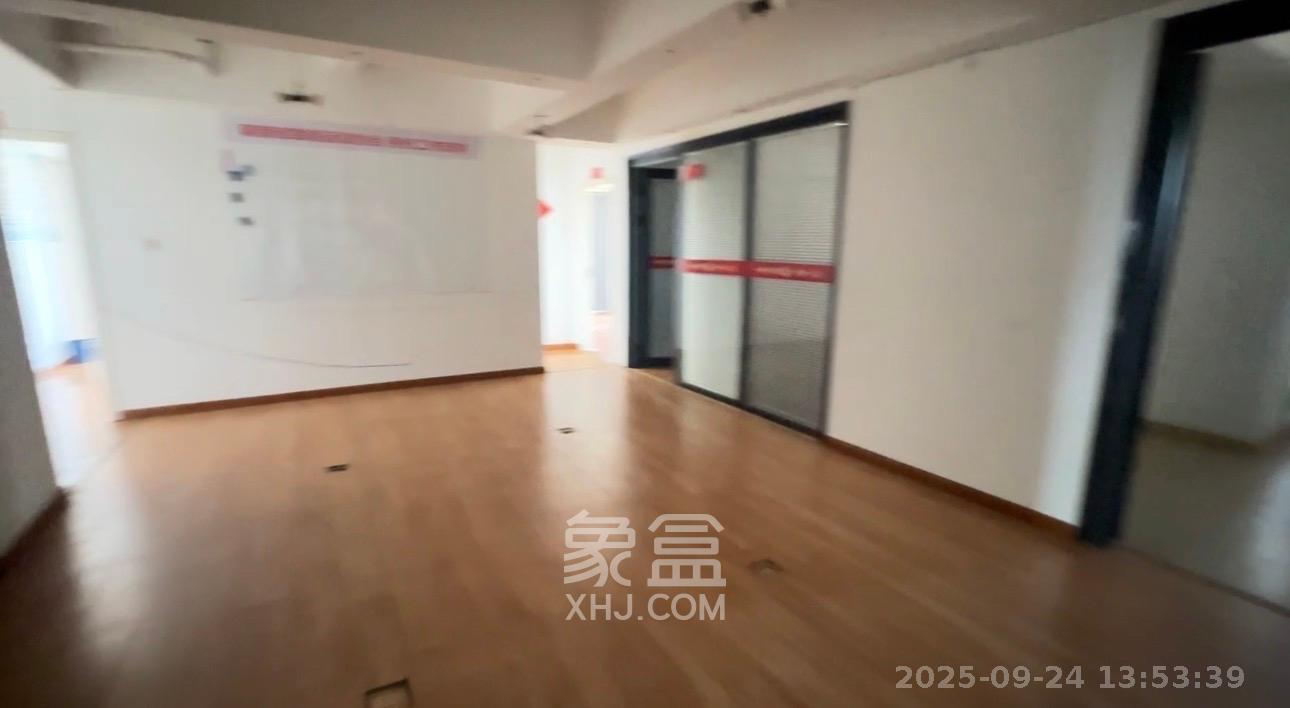 西子一间 6室2厅1卫 6000.0元/月 西子一间 6室2厅1卫 6000.0元/月室内图