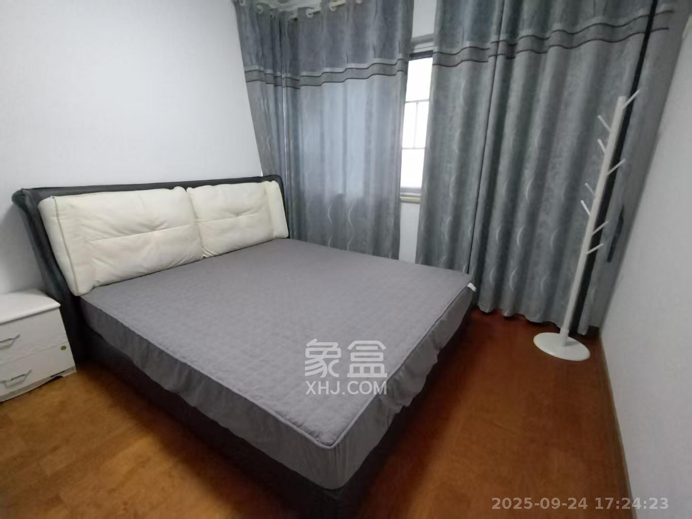 保利香槟国际  3室2厅2卫    2200.0元/月室内图