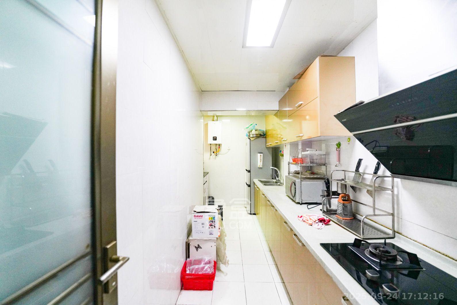 新城新世界一二三期 3室2厅2卫 3200.0元/月 新城新世界一二三期 3室2厅2卫 3200.0元/月室内图