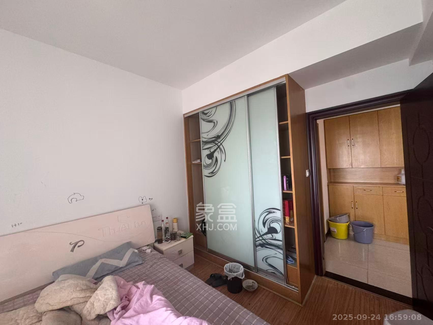 中房F联邦 3室2厅2卫 1900.0元/月 中房F联邦 3室2厅2卫 1900.0元/月室内图