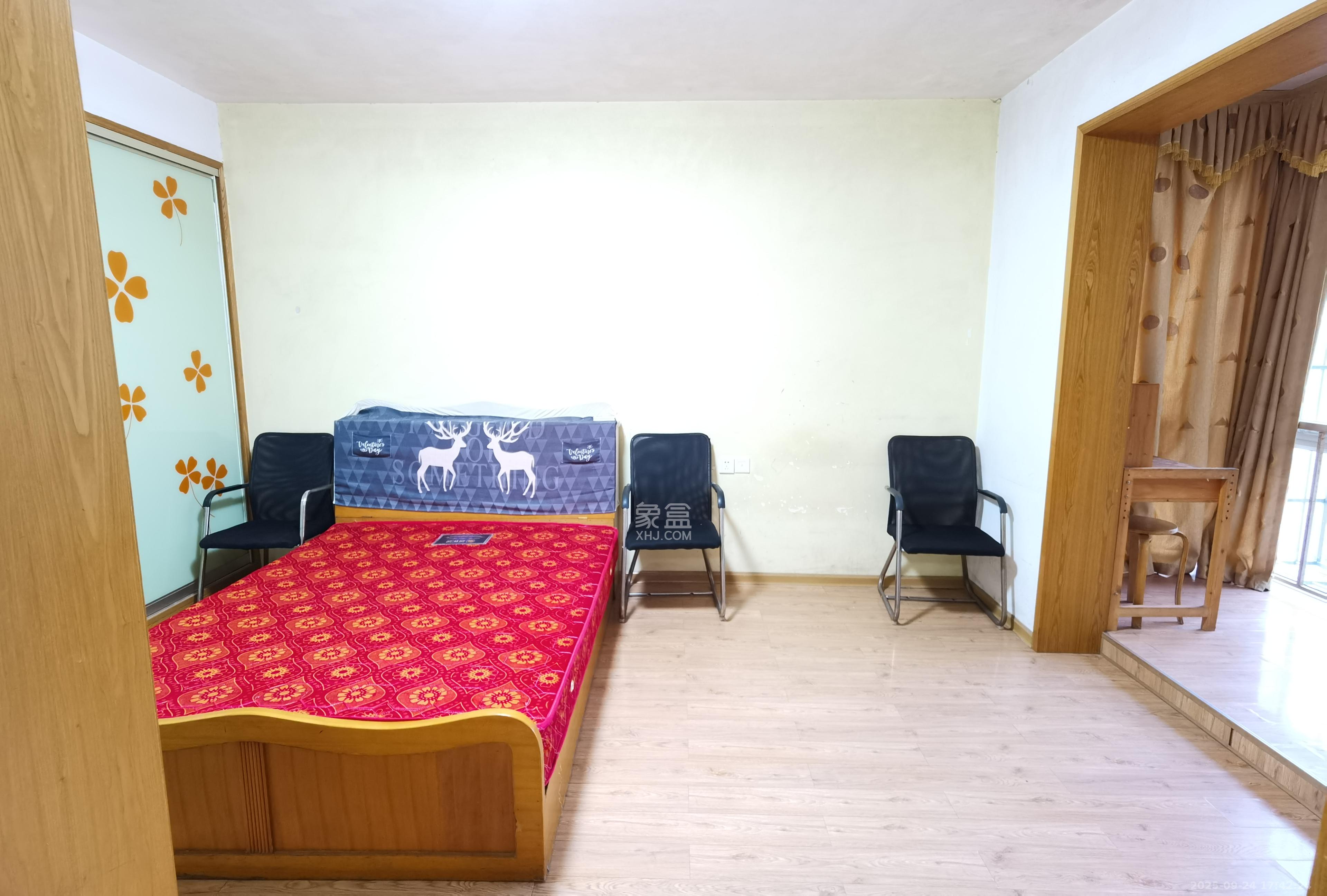 枫林美景  3室2厅1卫    2000.0元/月 枫林美景  3室2厅1卫    2000.0元/月室内图