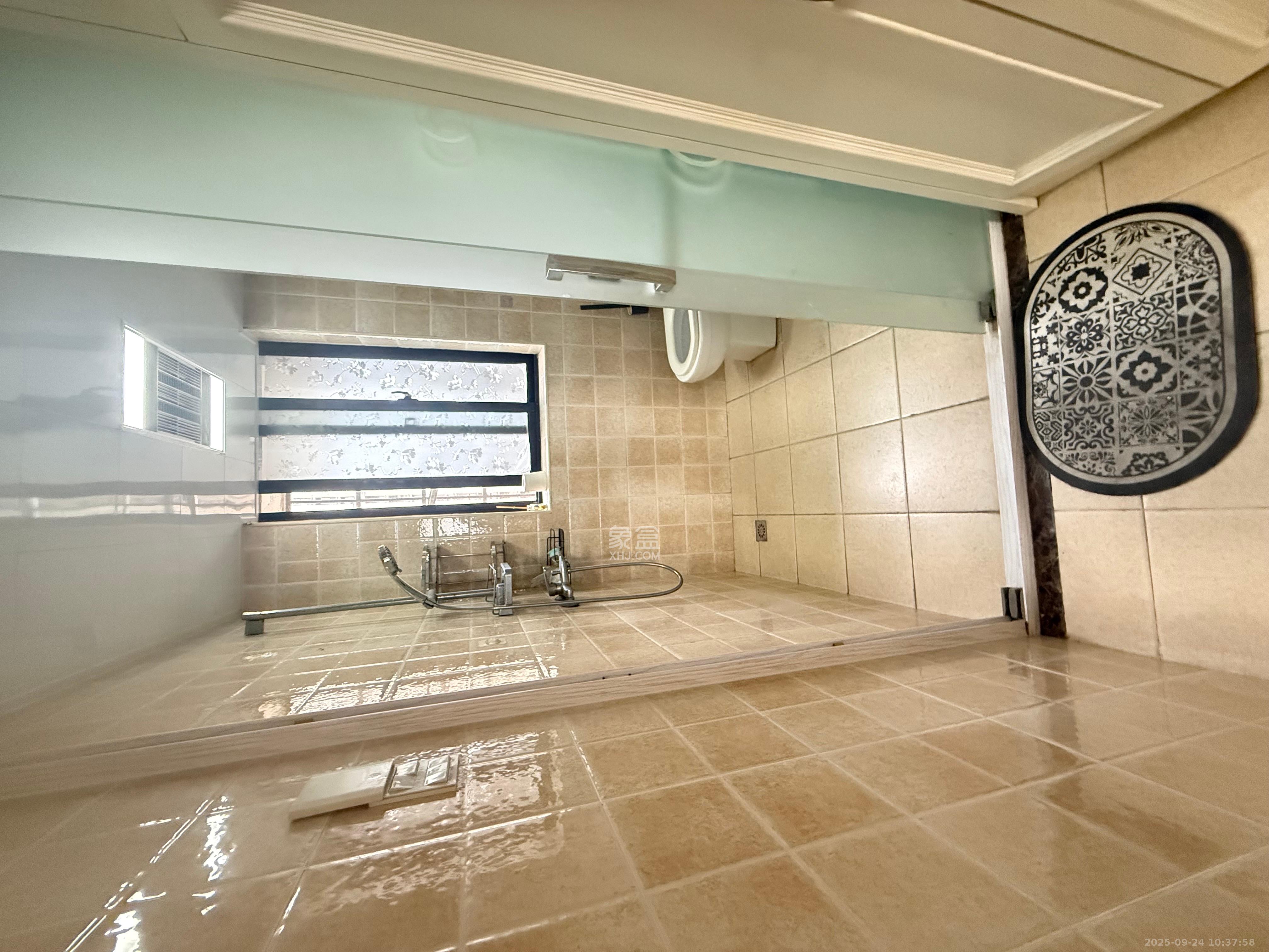 百纳广场（百纳公寓）  3室2厅0卫    3000.0元/月室内图