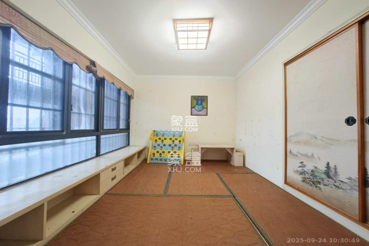 翡翠云天 3室2厅1卫 75.0万 翡翠云天 3室2厅1卫 75.0万卧室