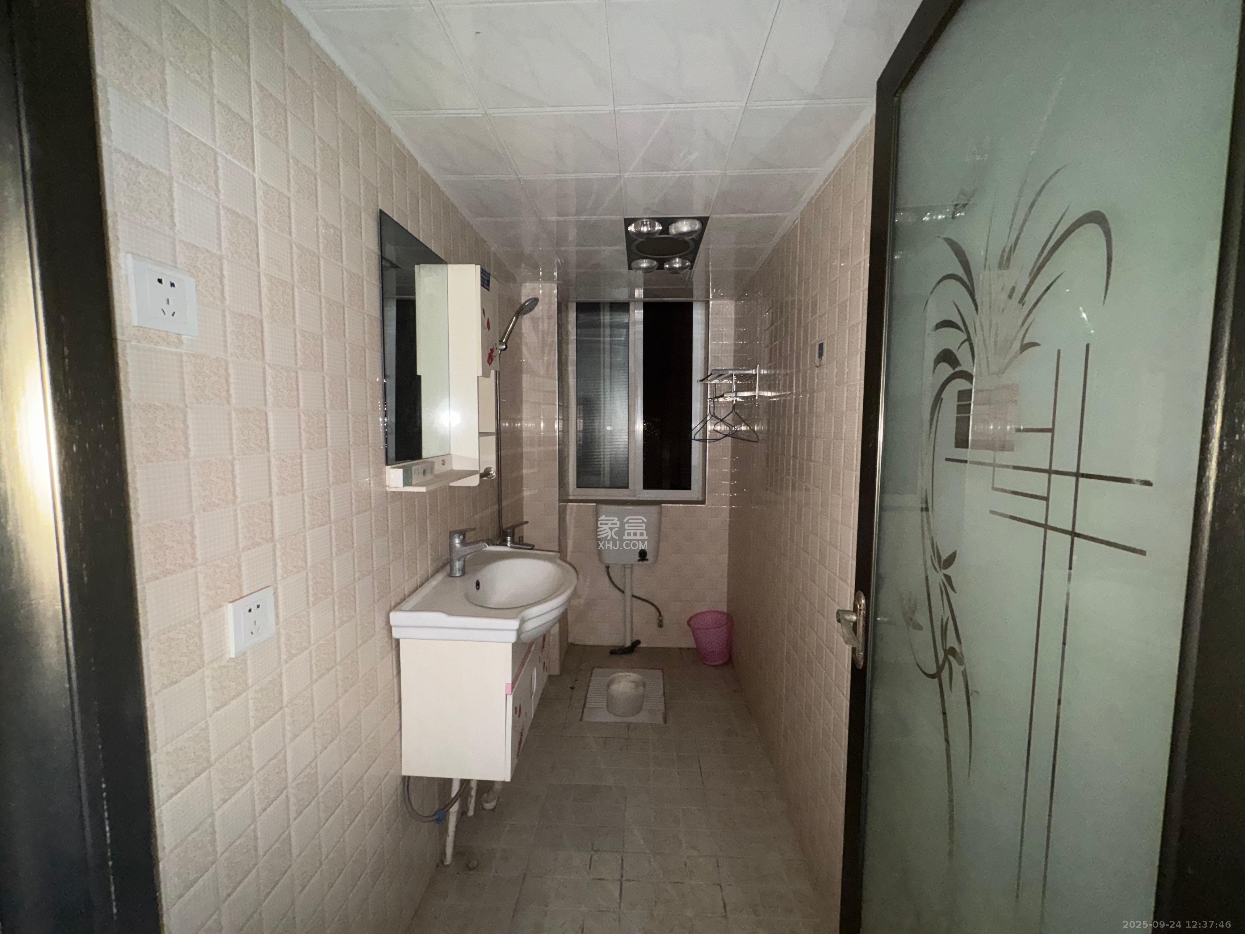 锦璨家园  3室2厅2卫    1800.0元/月室内图