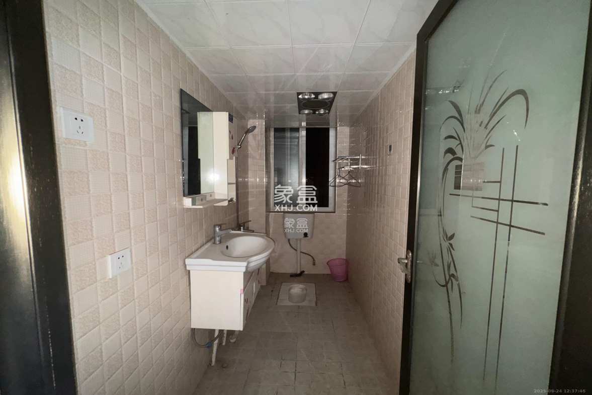 锦璨家园 3室2厅2卫 1800.0元/月 锦璨家园 3室2厅2卫 1800.0元/月室内图