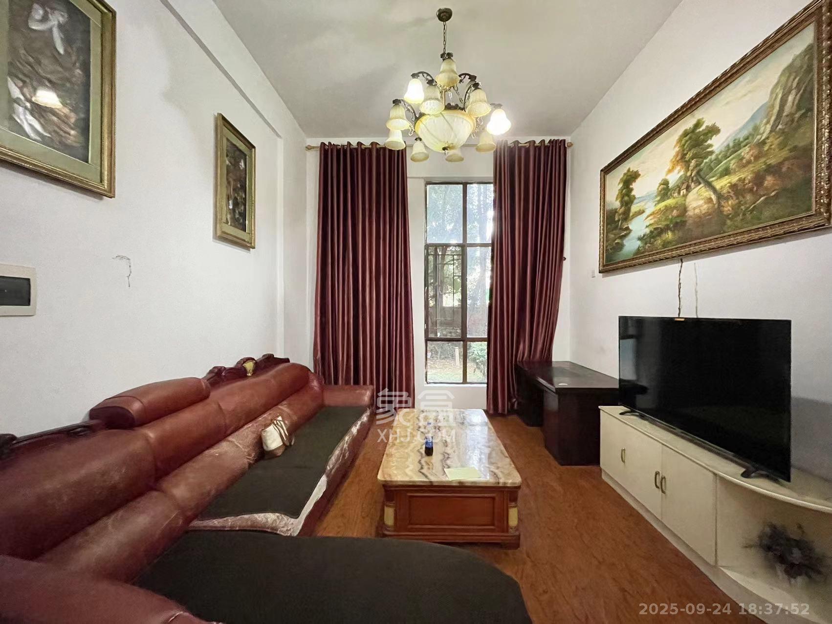 高信向日葵 2室2厅2卫 2000.0元/月 高信向日葵 2室2厅2卫 2000.0元/月室内图