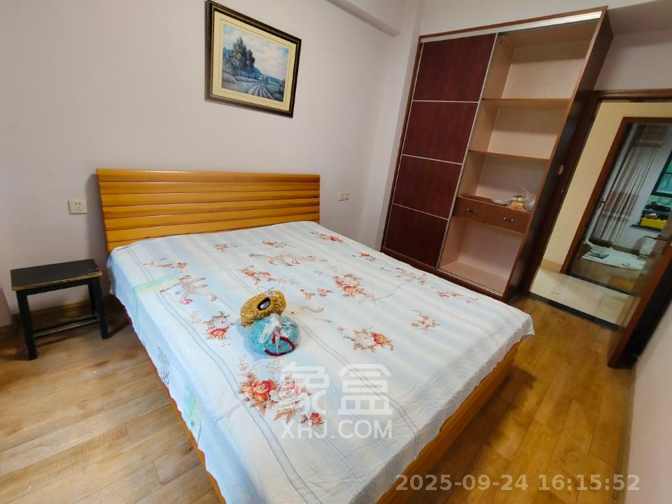 金色山庄  3室2厅2卫    3000.0元/月室内图