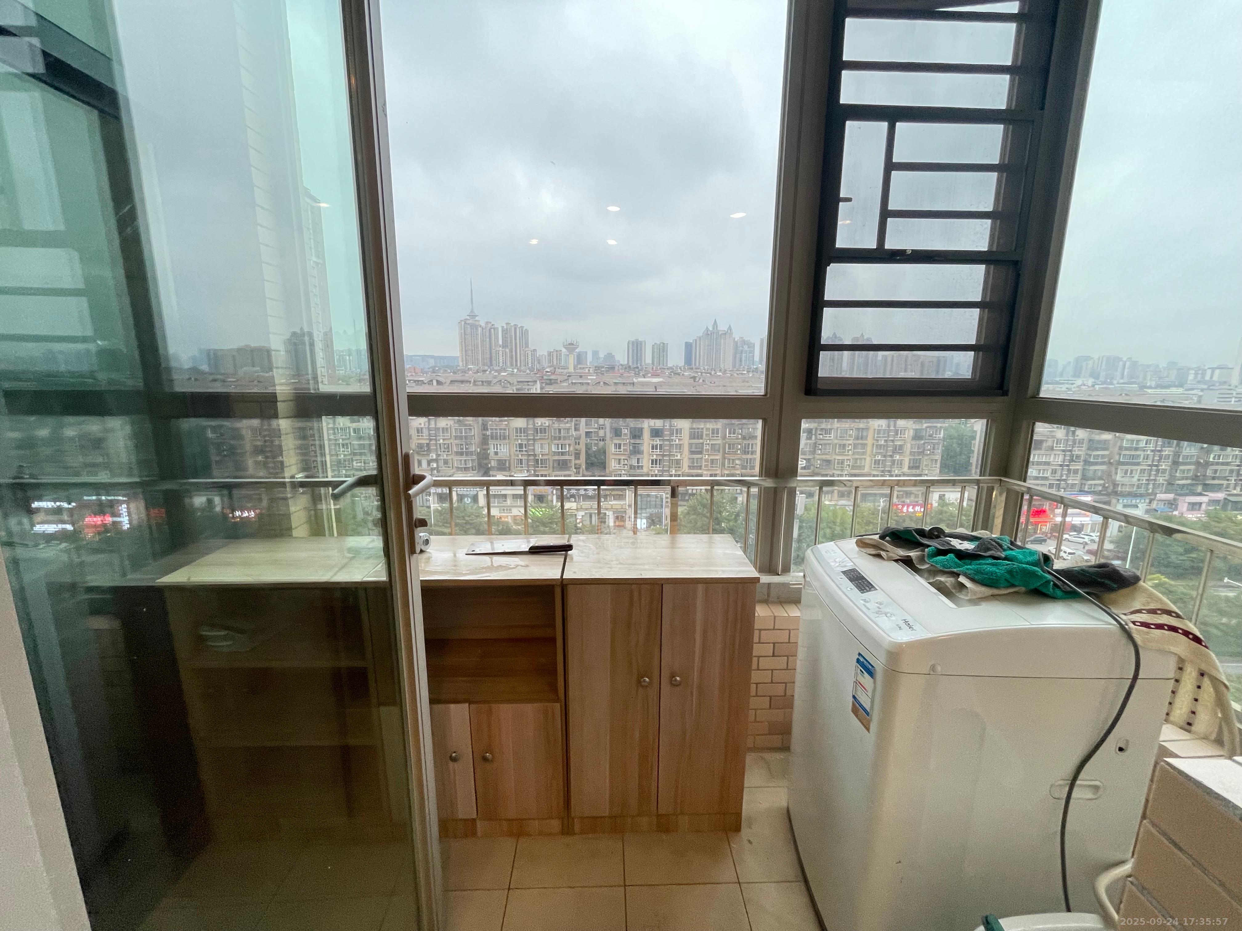 晋合湘水湾三期  3室2厅2卫    3000.0元/月 晋合湘水湾三期  3室2厅2卫    3000.0元/月室内图