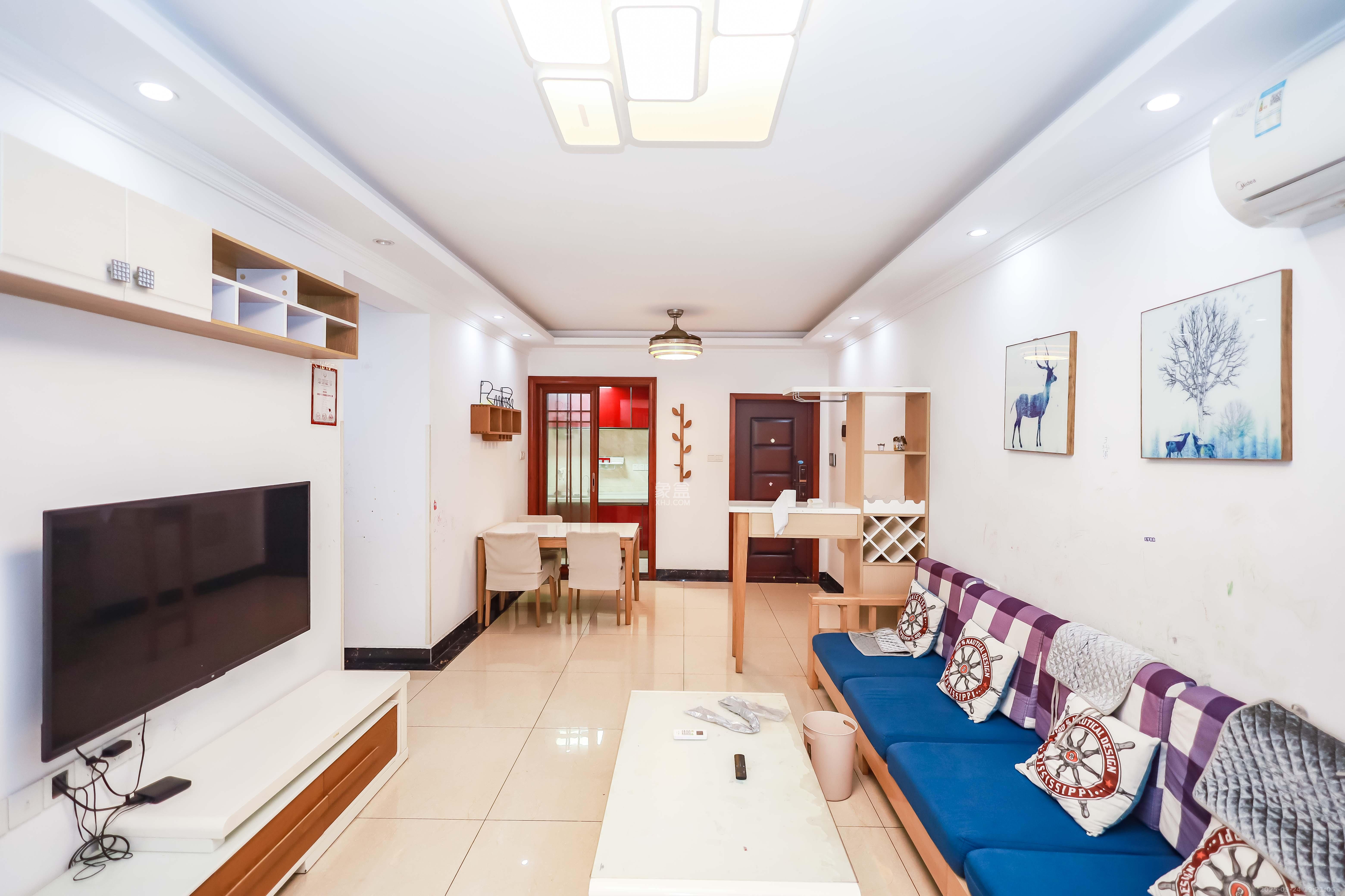 天麓尚层 3室2厅1卫 67.3万 天麓尚层 3室2厅1卫 67.3万客厅