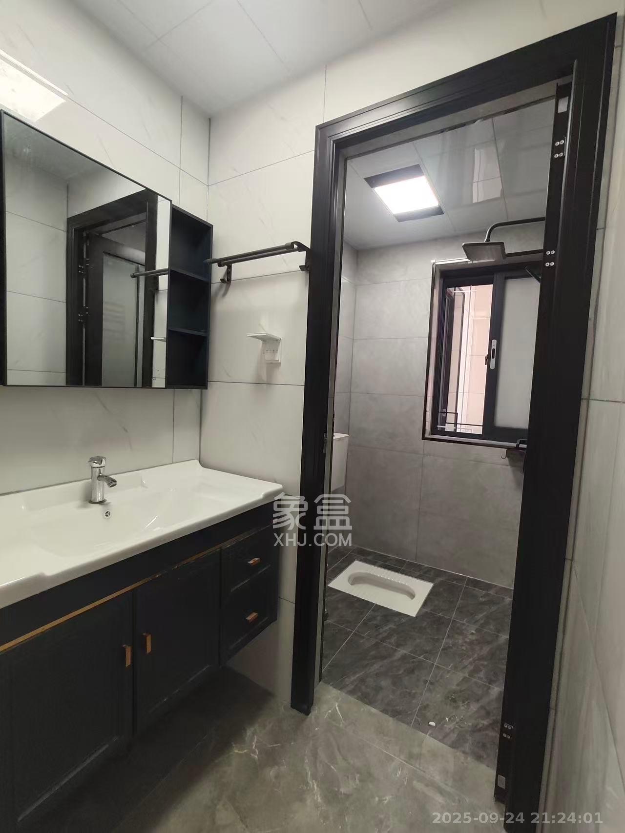 嘉荣苑  3室2厅2卫    2800.0元/月室内图