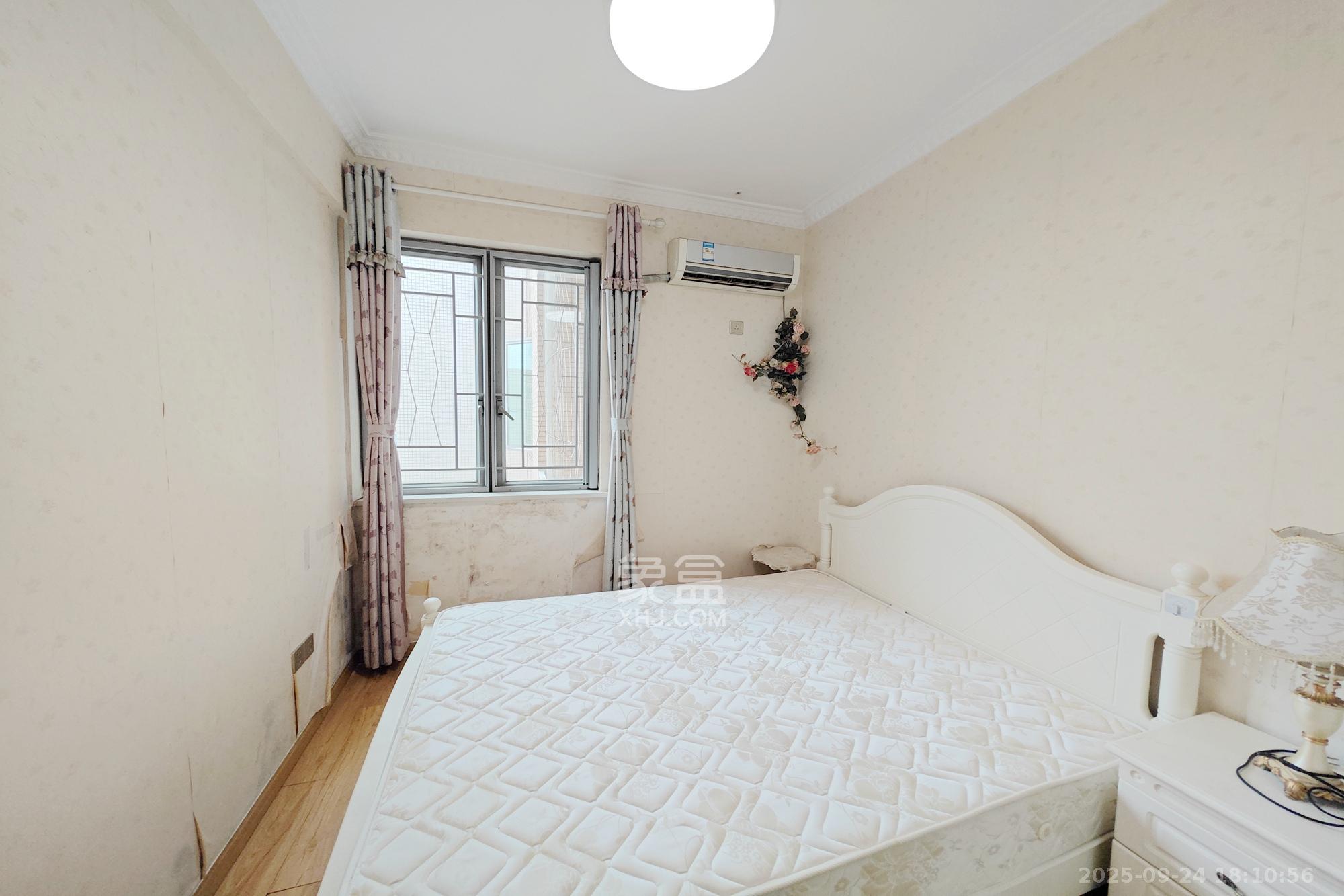 新城新世界一二三期  2室2厅1卫    83.0万卧室