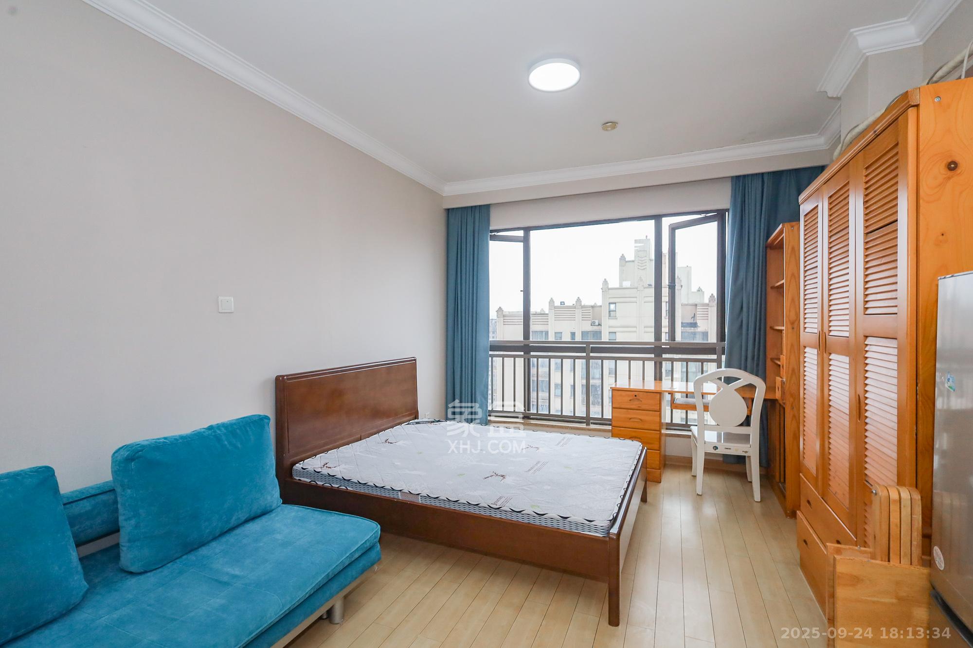 旭辉藏郡(藏郡、旭湘华府) 1室1厅1卫 28.0万 旭辉藏郡(藏郡、旭湘华府) 1室1厅1卫 28.0万卧室