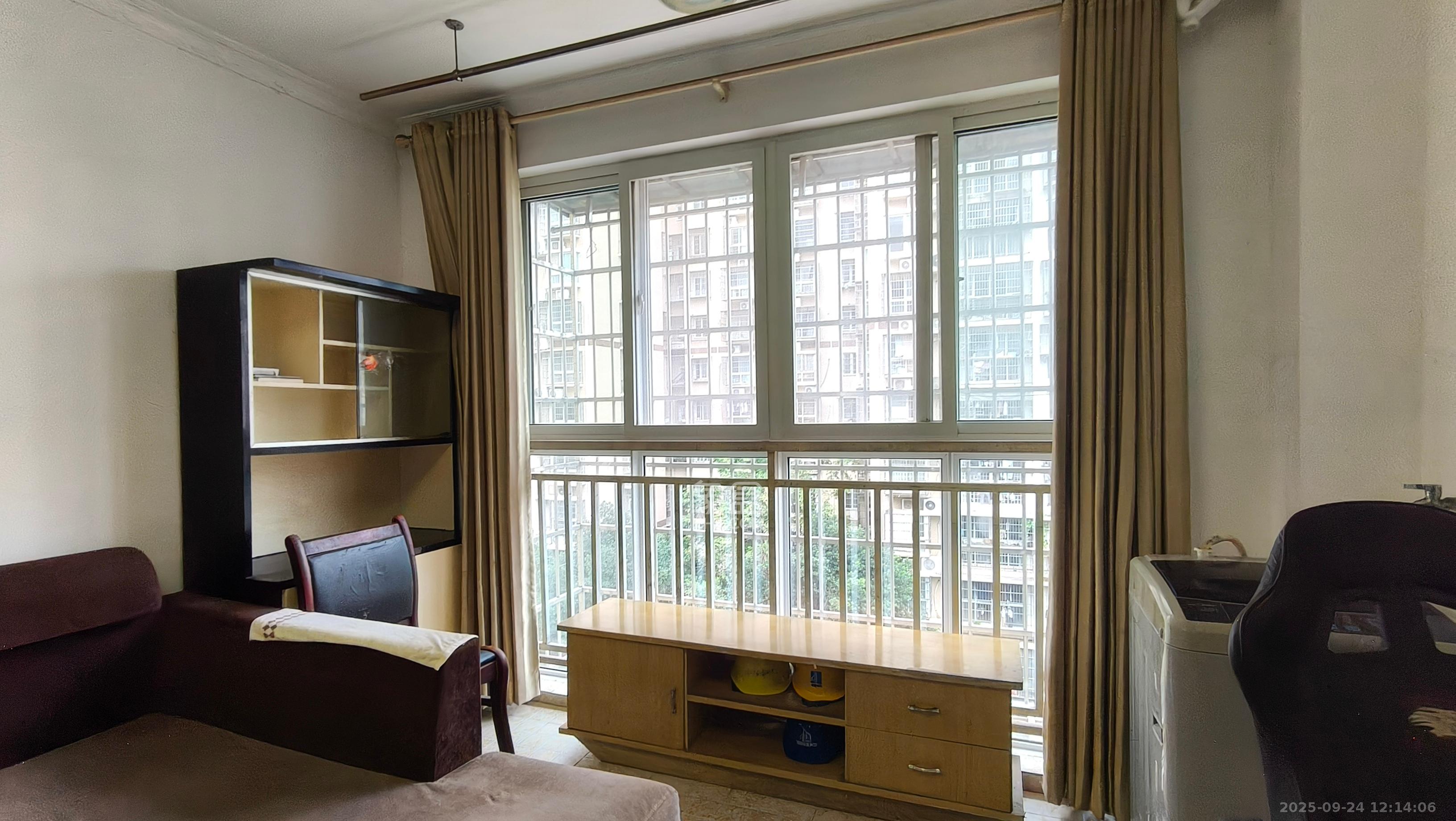 谷山乐园二期 3室2厅1卫 1900.0元/月 谷山乐园二期 3室2厅1卫 1900.0元/月室内图