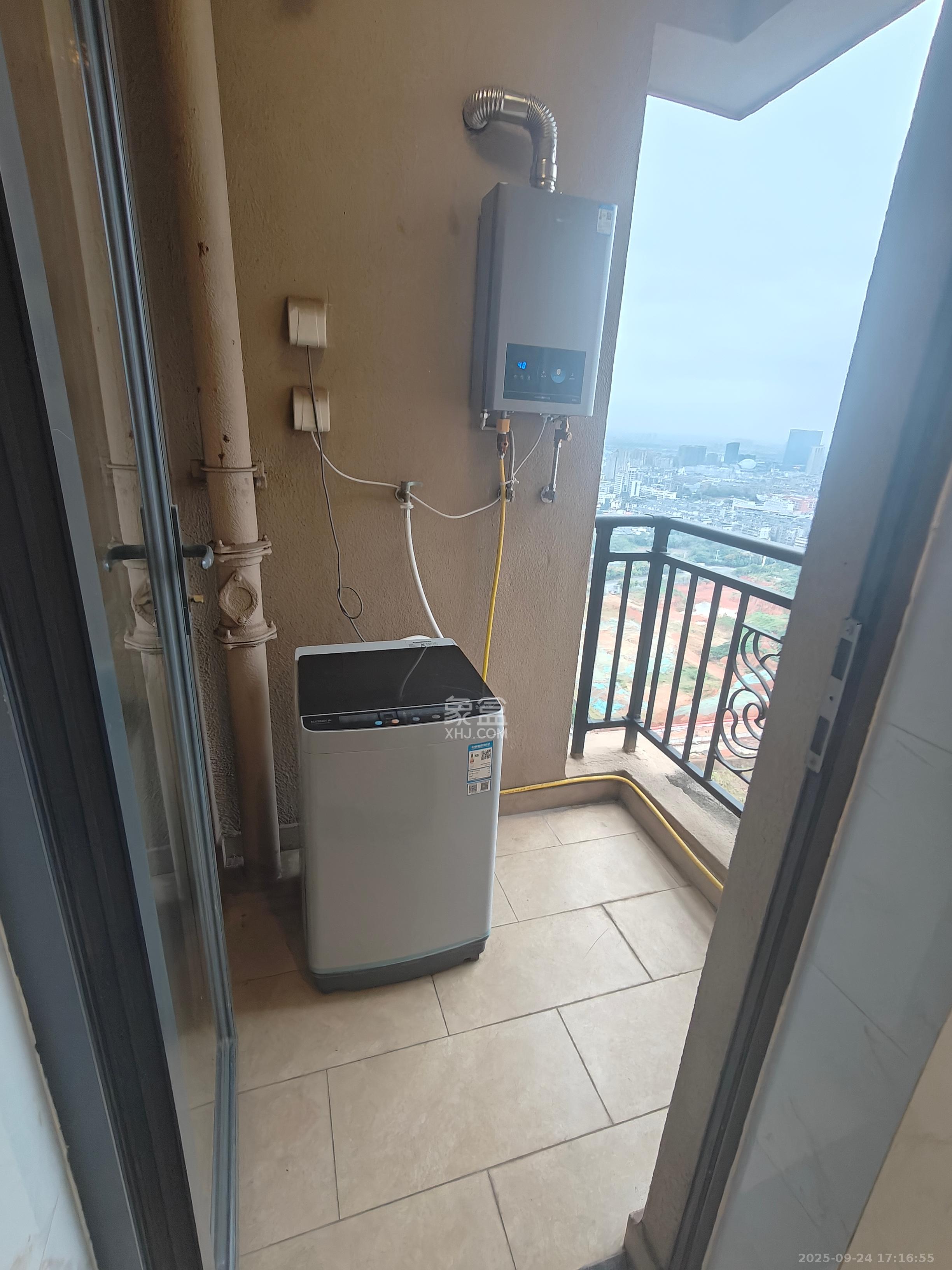 恒大翡翠华庭 3室2厅2卫 2000.0元/月 恒大翡翠华庭 3室2厅2卫 2000.0元/月室内图