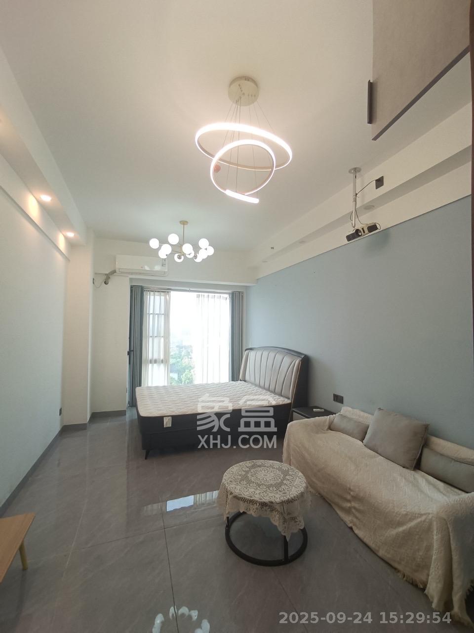 万润时光里  1室1厅1卫    1700.0元/月 万润时光里  1室1厅1卫    1700.0元/月