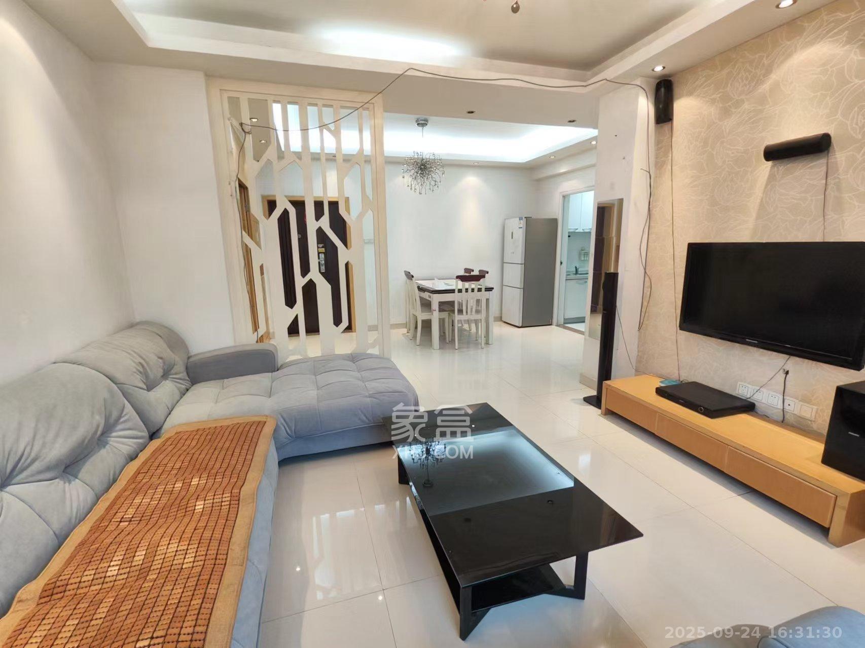 融圣国际  2室1厅1卫    2800.0元/月 融圣国际  2室1厅1卫    2800.0元/月