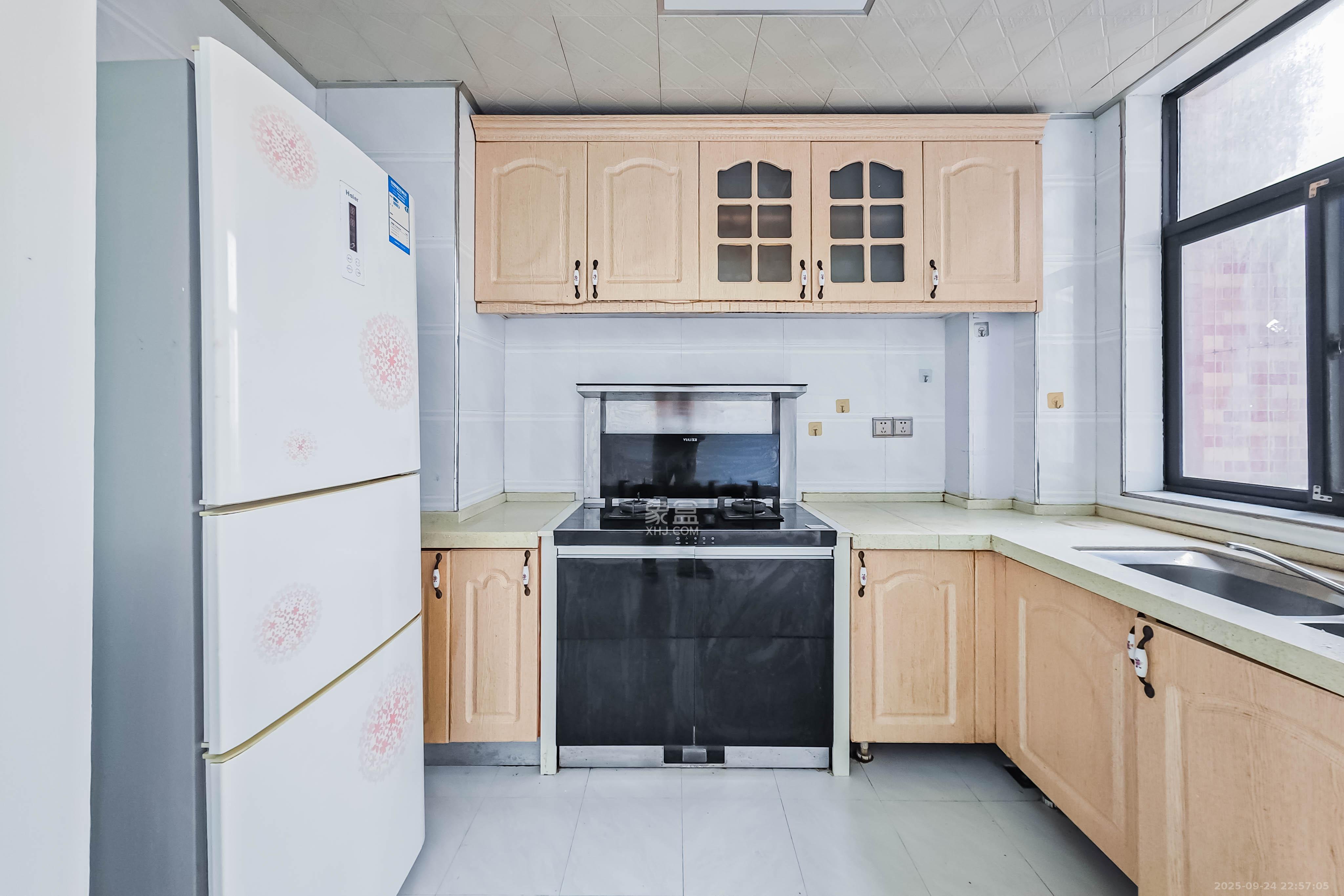 海拔东方 2室1厅1卫 76.8万 海拔东方 2室1厅1卫 76.8万厨房